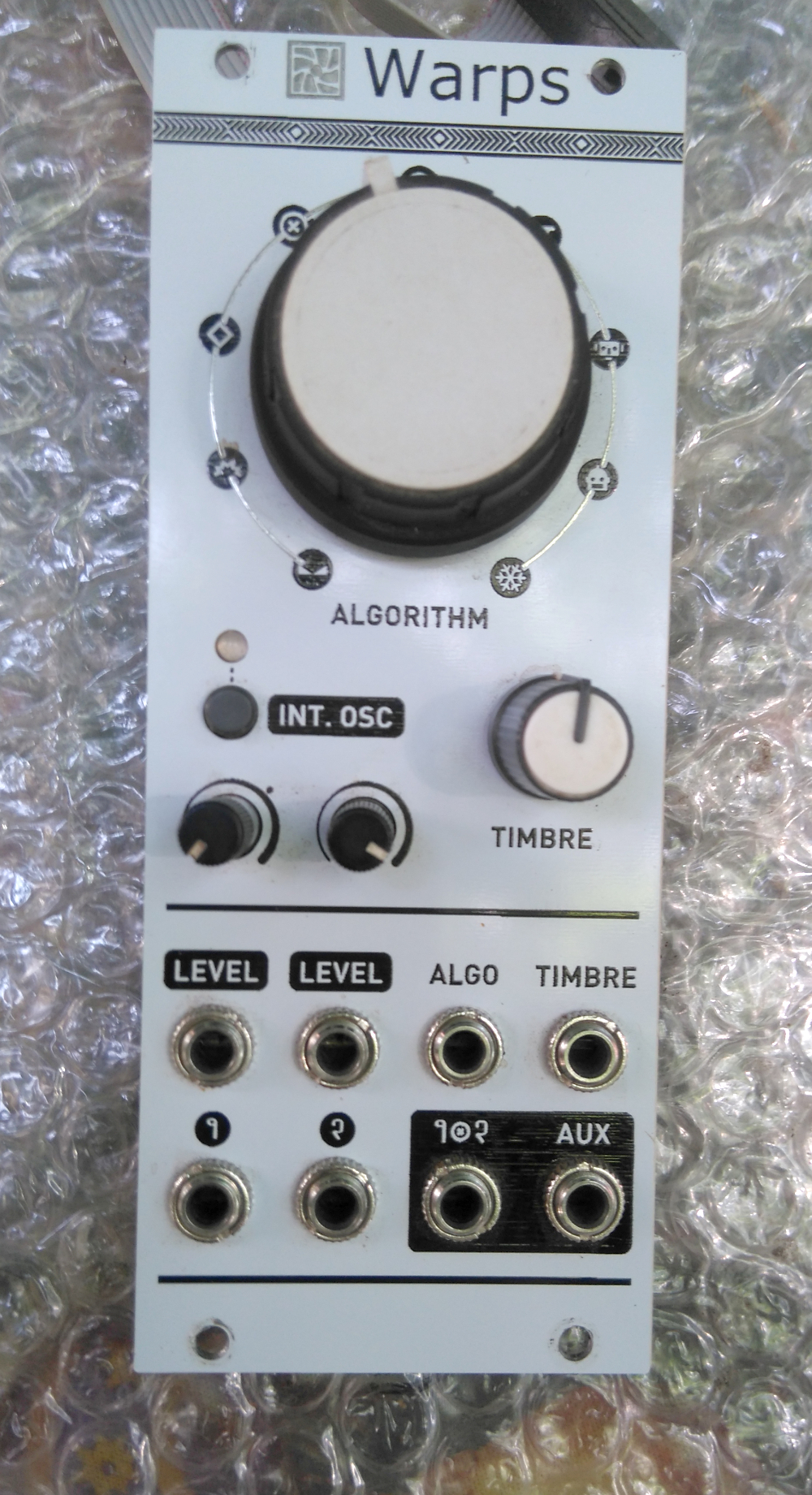 Vends clone Warps (mutable instruments)