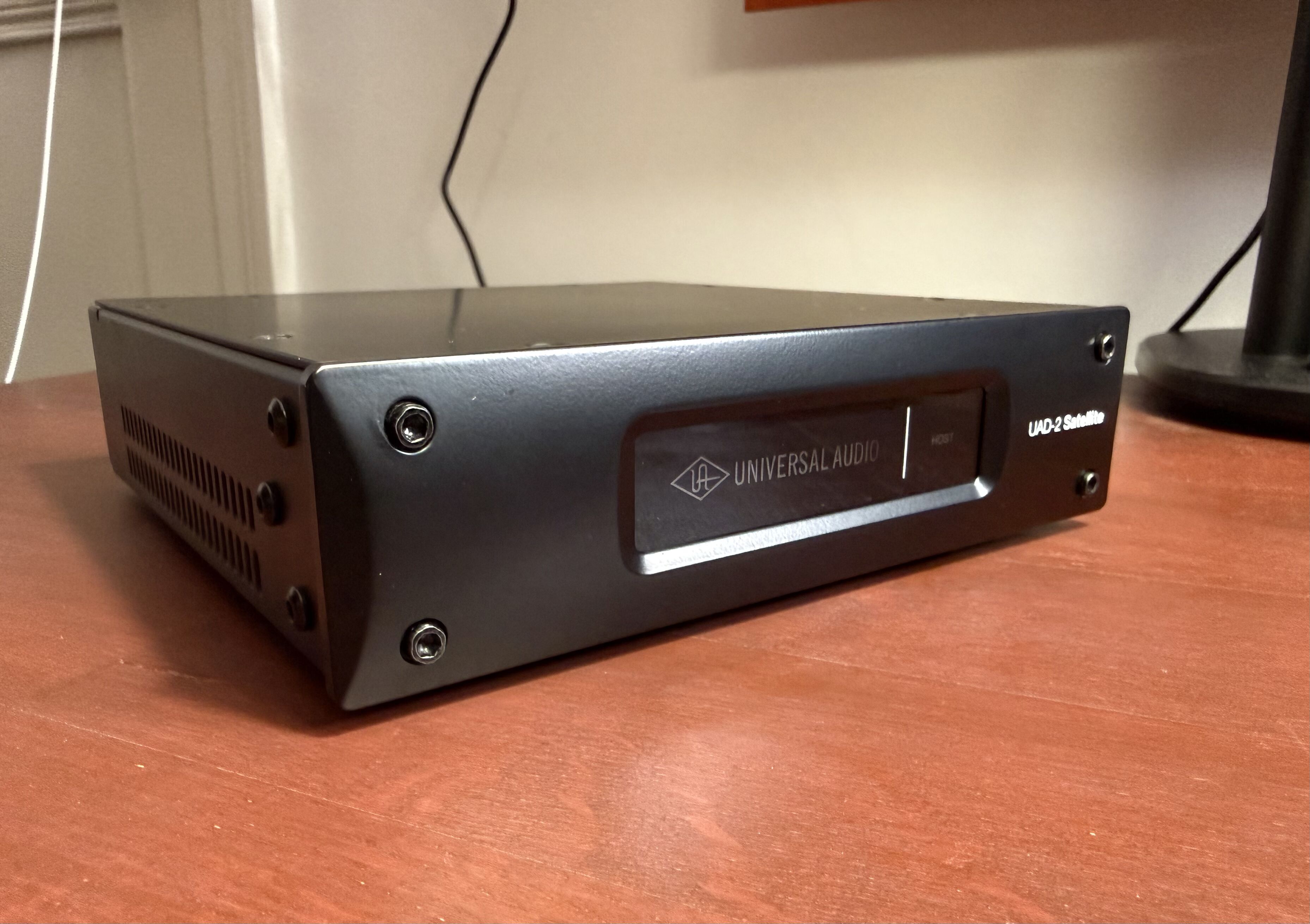 UAD-2 Satellite OCTO Core TB 2 + câble apple & Adaptateur TB3 (Très bon état).