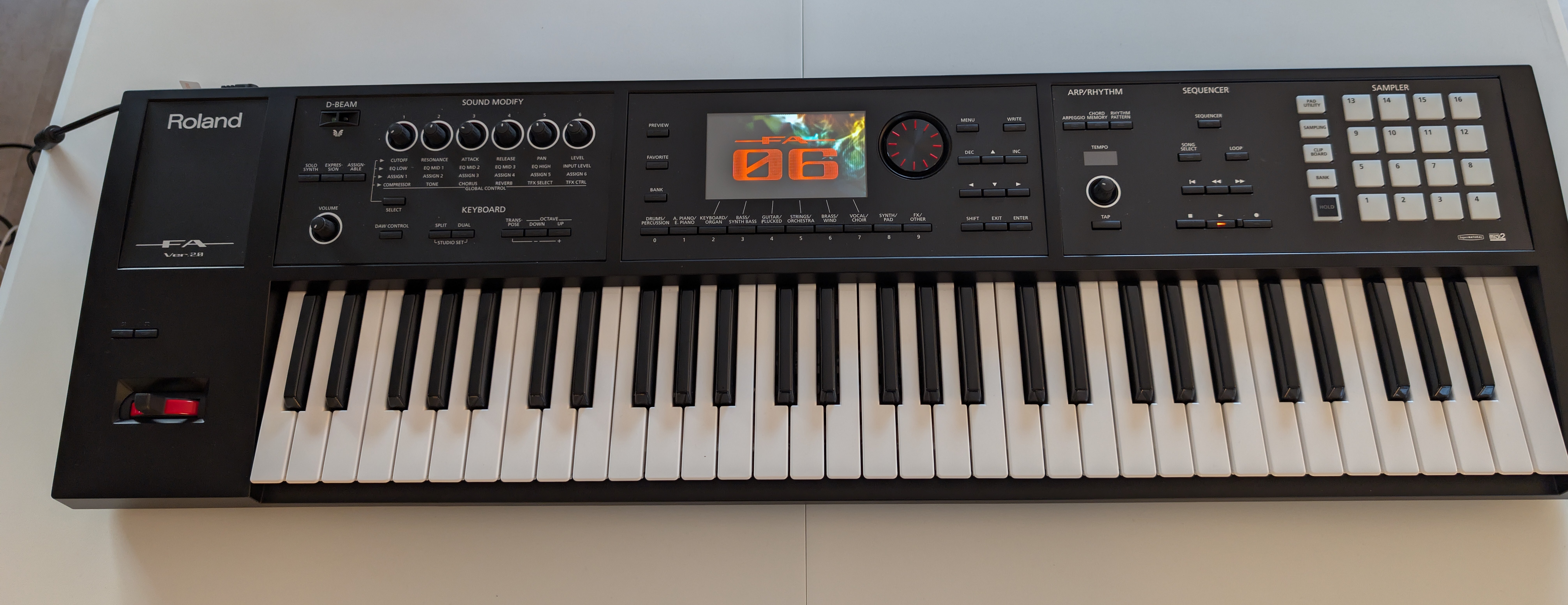 Vends Roland FA 06
