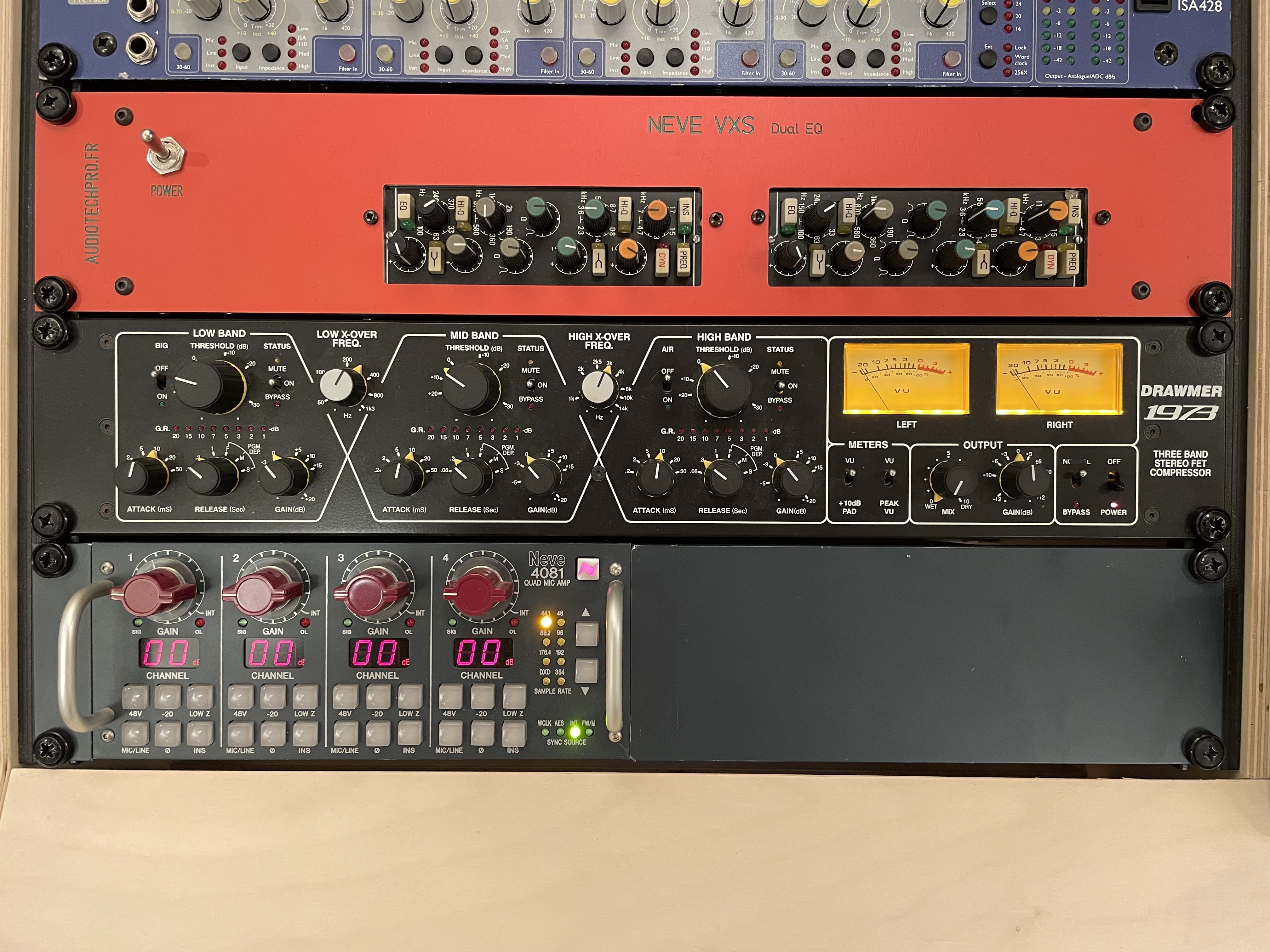Vends - Neve 4081 QuadMic Preamp + Optional ADC card + Rackmountkit