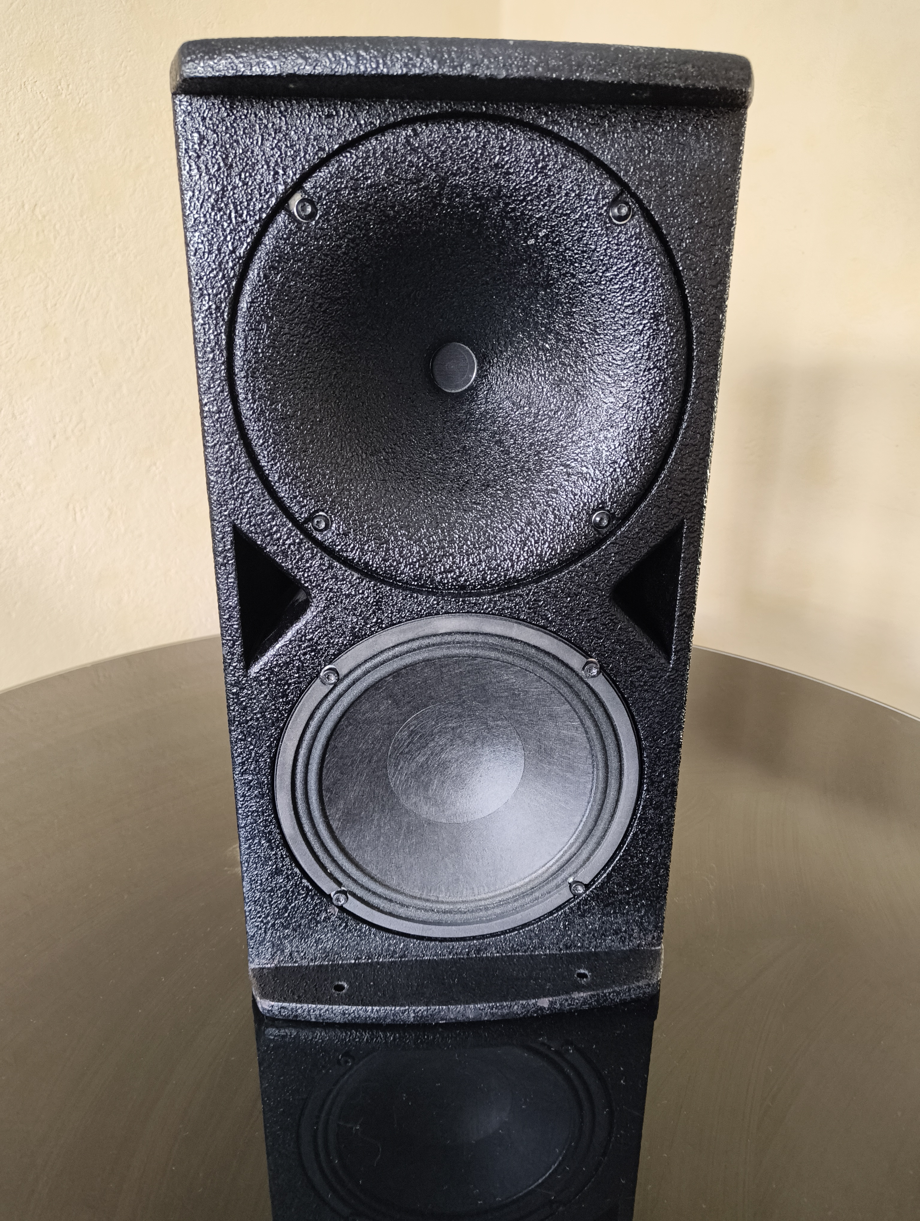 Coda AP8 Enceinte 8 pouces Auto-Amplifiée 220 Watts RMS