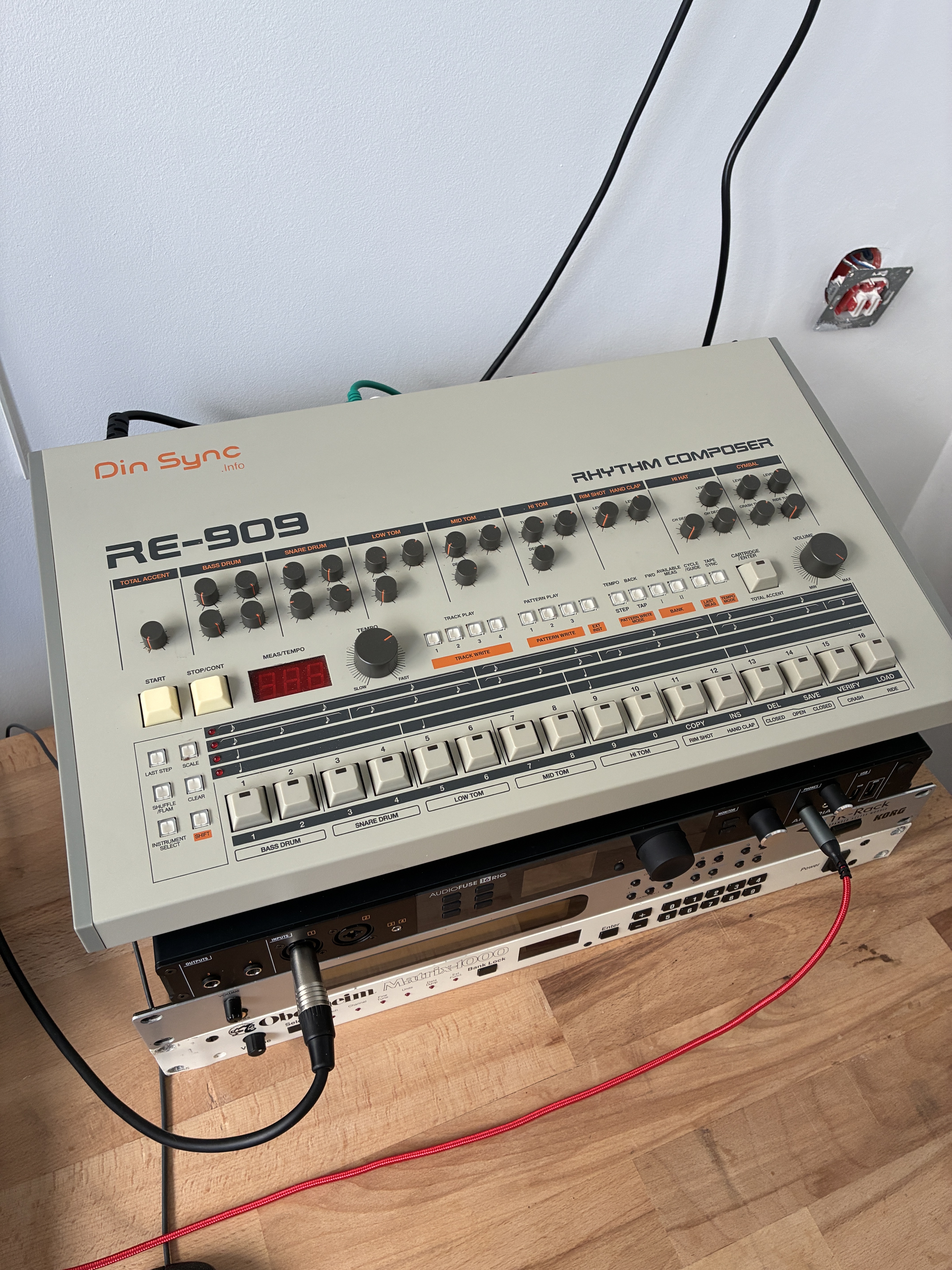 RE-909 – assemblé par un professionnel, comme neuf.