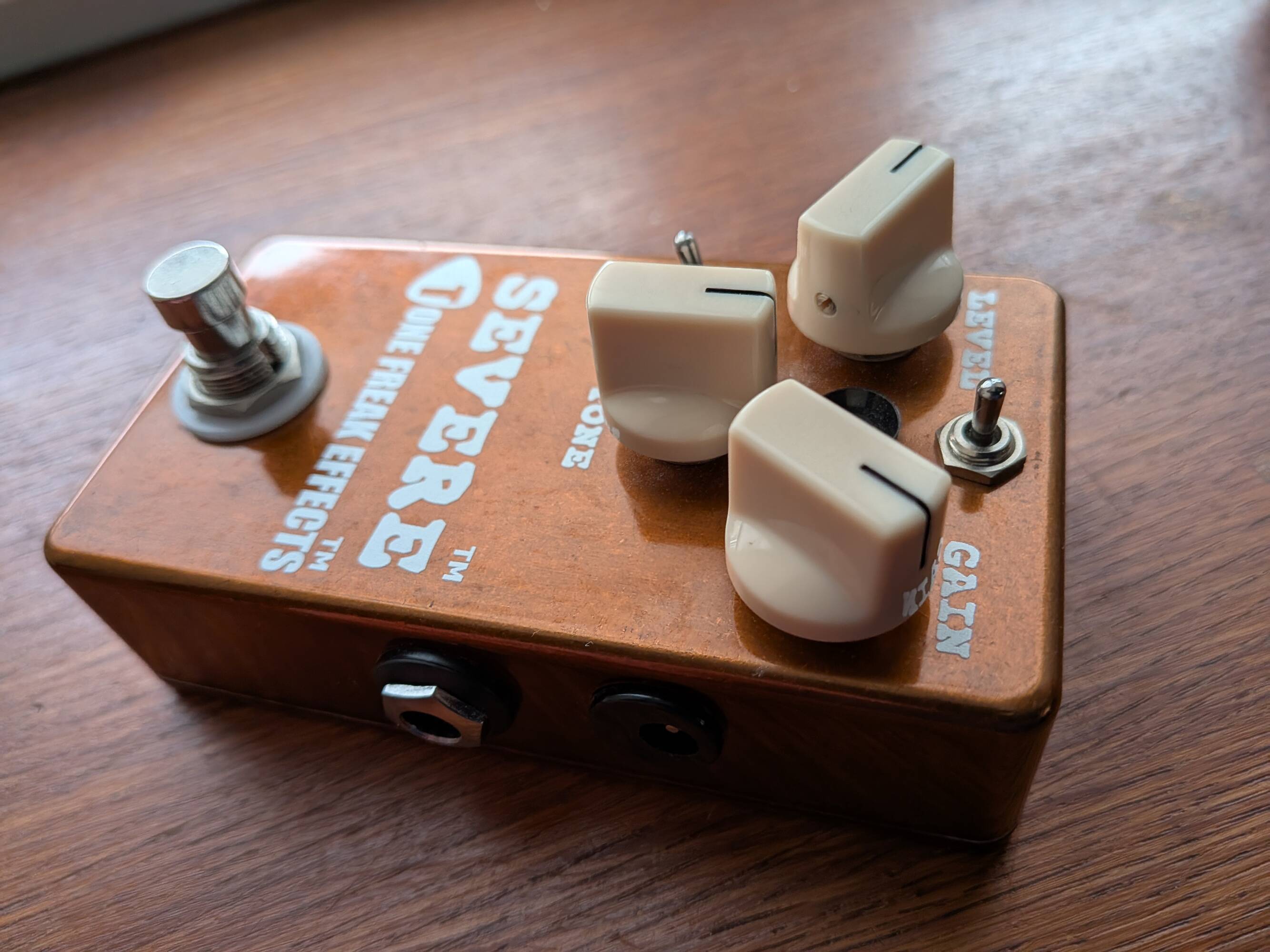 tone-freak-severe-5356543@2x