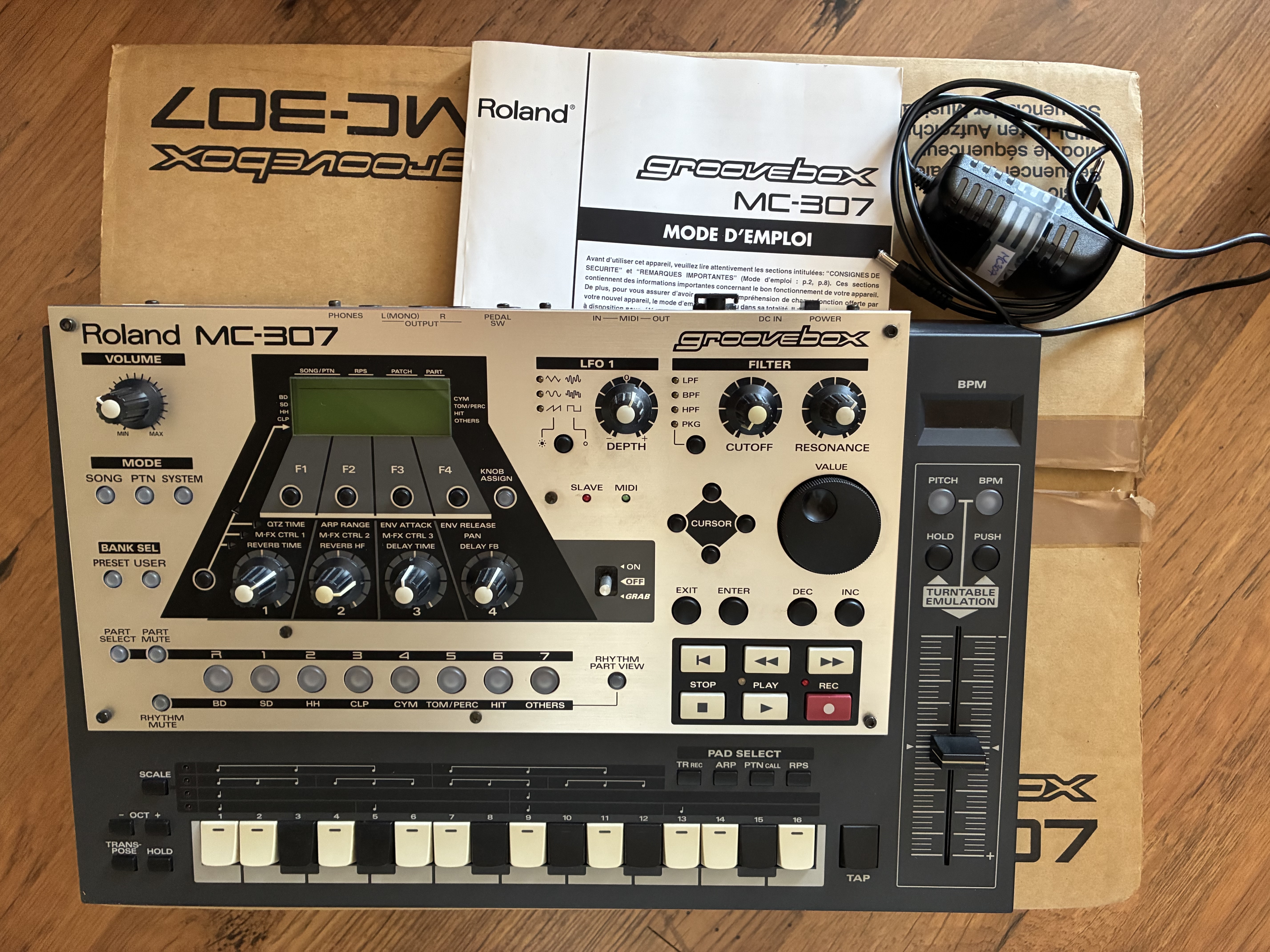 Roland MC-307 FDP inclus 