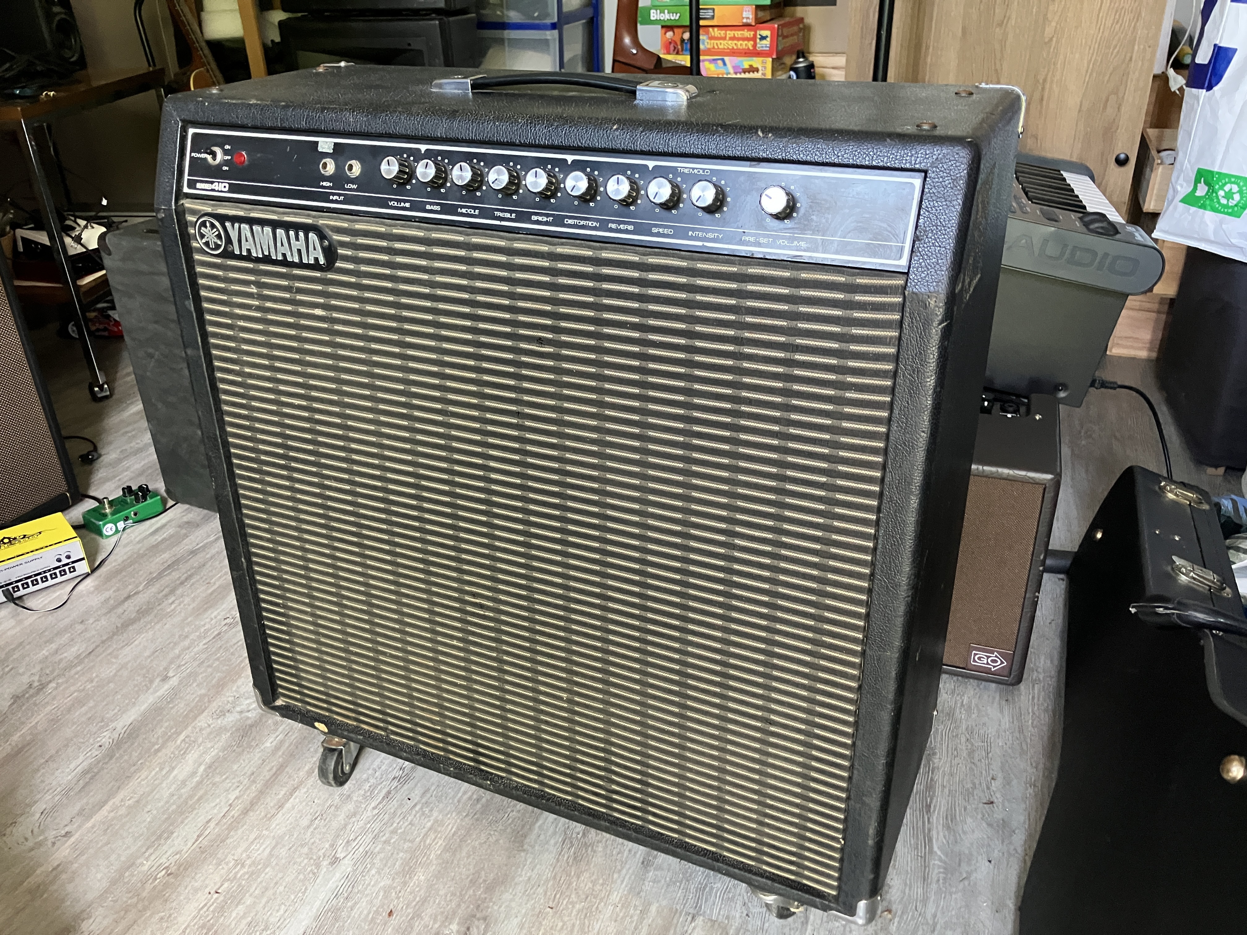 Vends ampli guitare Yamaha G100-410