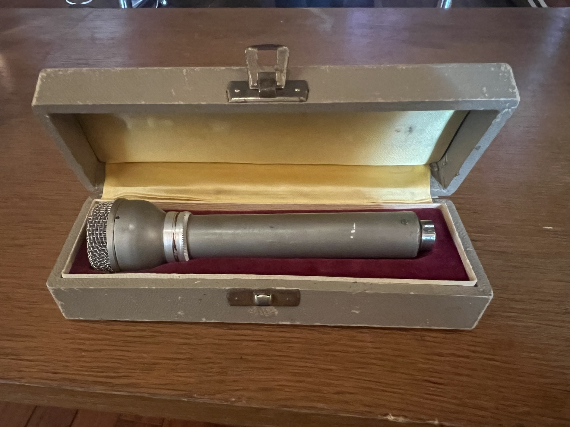 Vends AKG D19 C