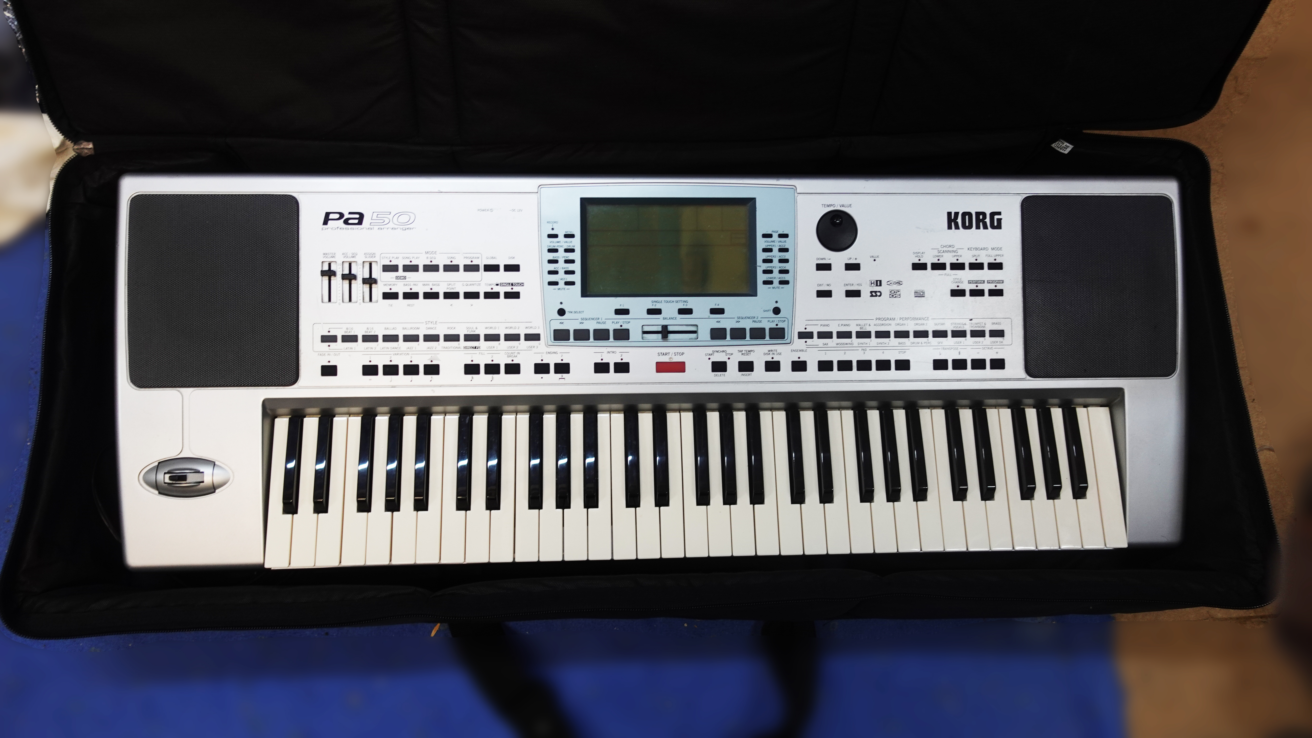 Vends Korg Pa50