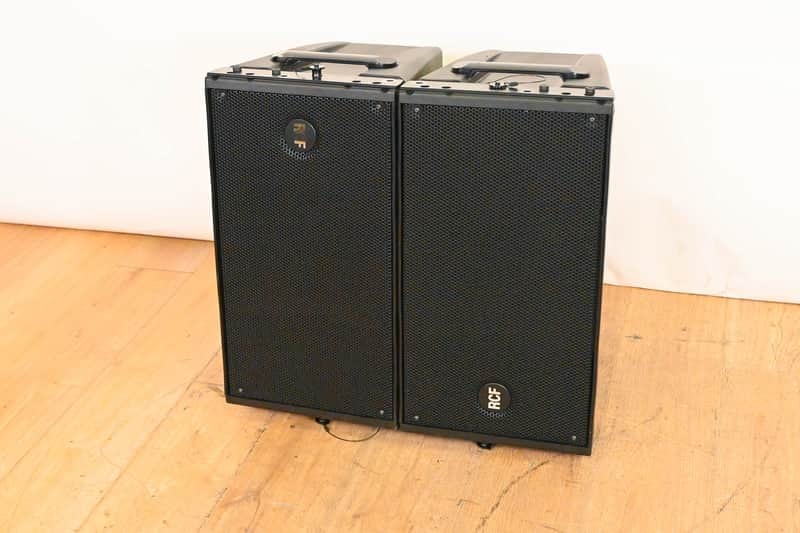 Enceintes line array actives RCF HDL 10-A (paire) en excellent état de fonctionnement.