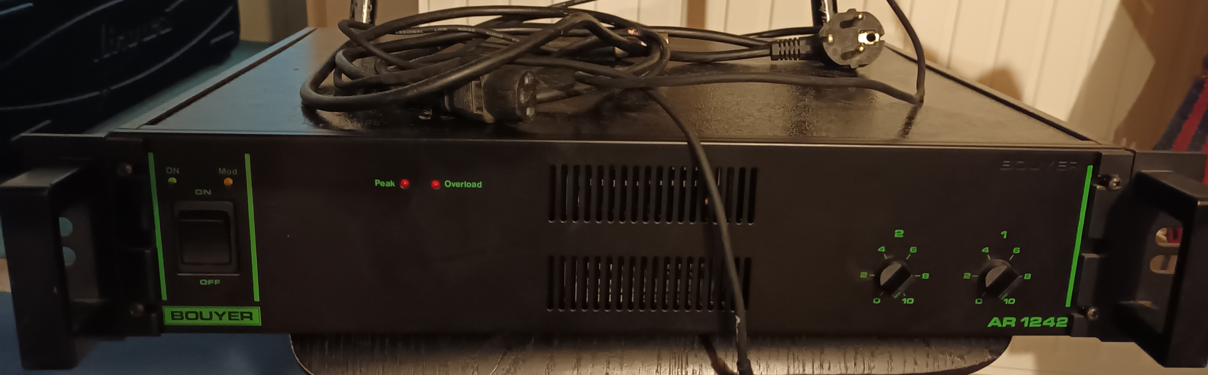 Vends Ampli 100V BOUYER 