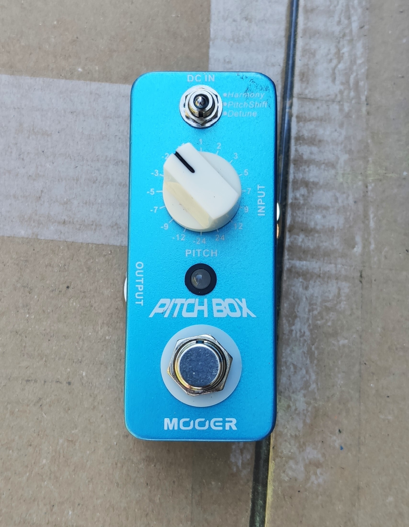 Mooer Pitch Box detuner octaver