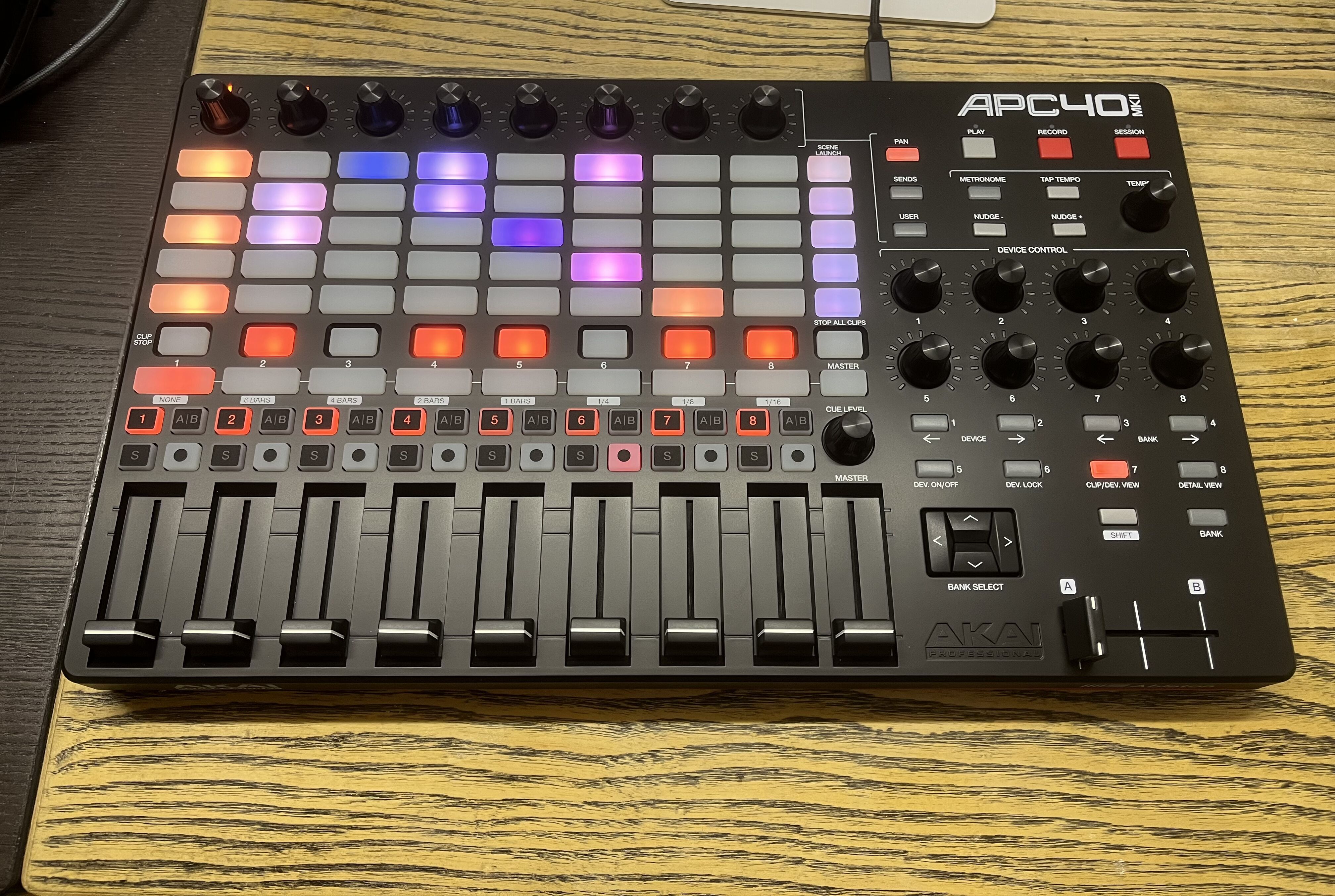 Vends Akai APC 40 mkII