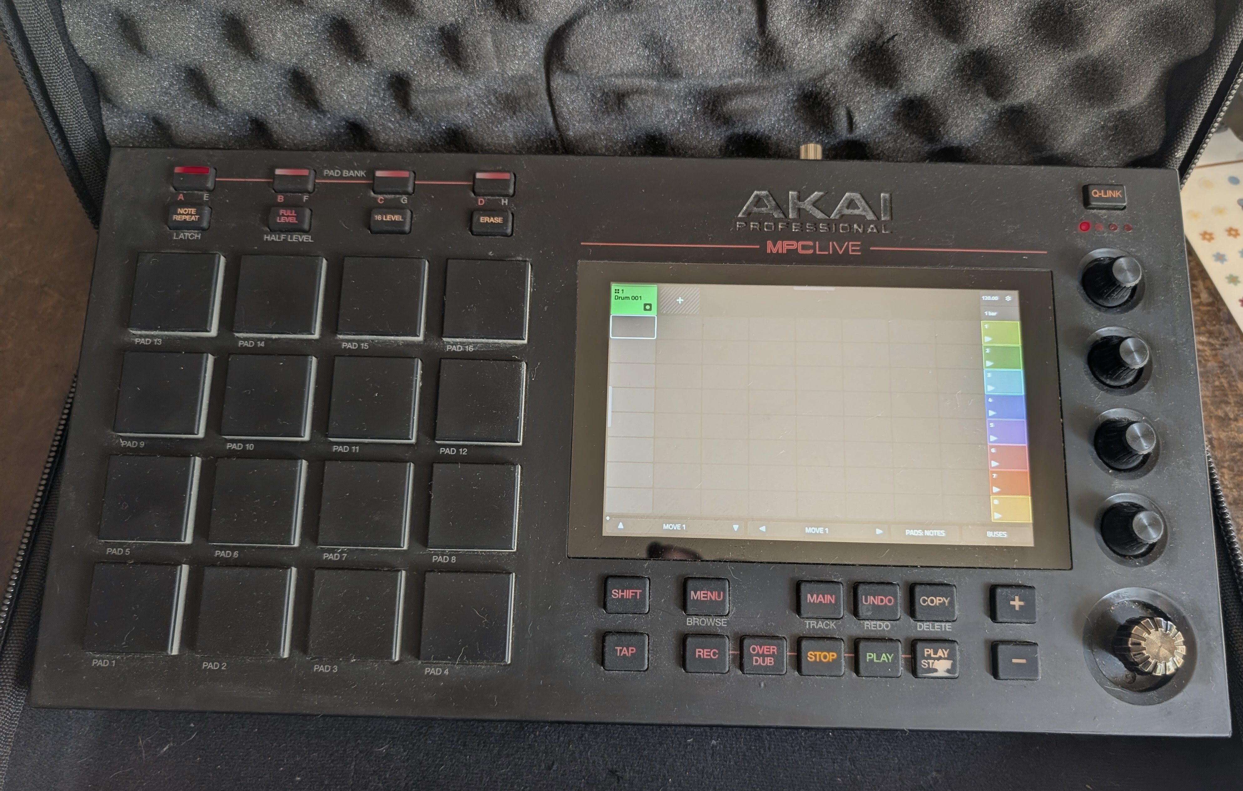 MPC LIVE 1 + PRO PACK