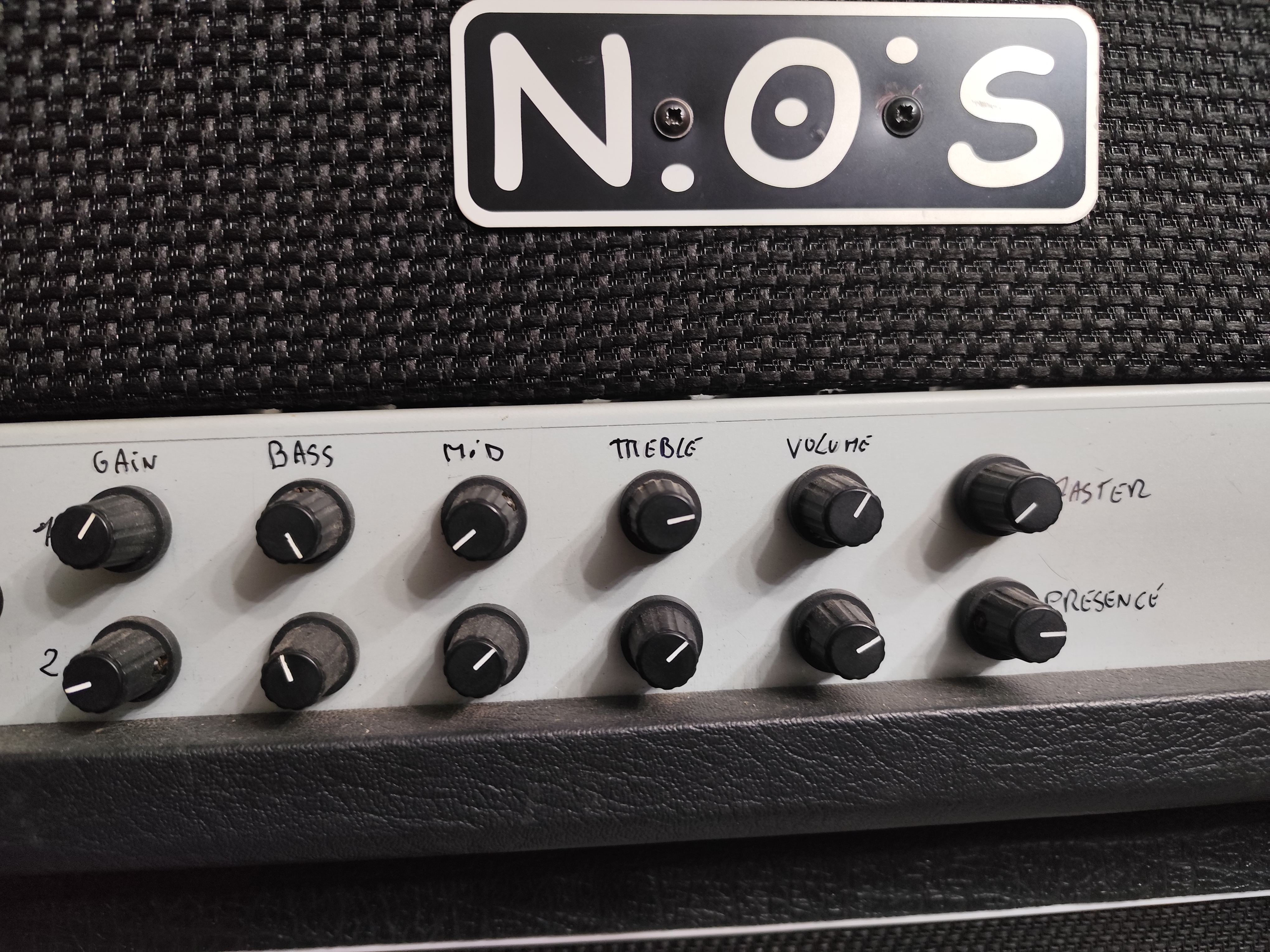Vds prototype NOS 50 w 2 canaux