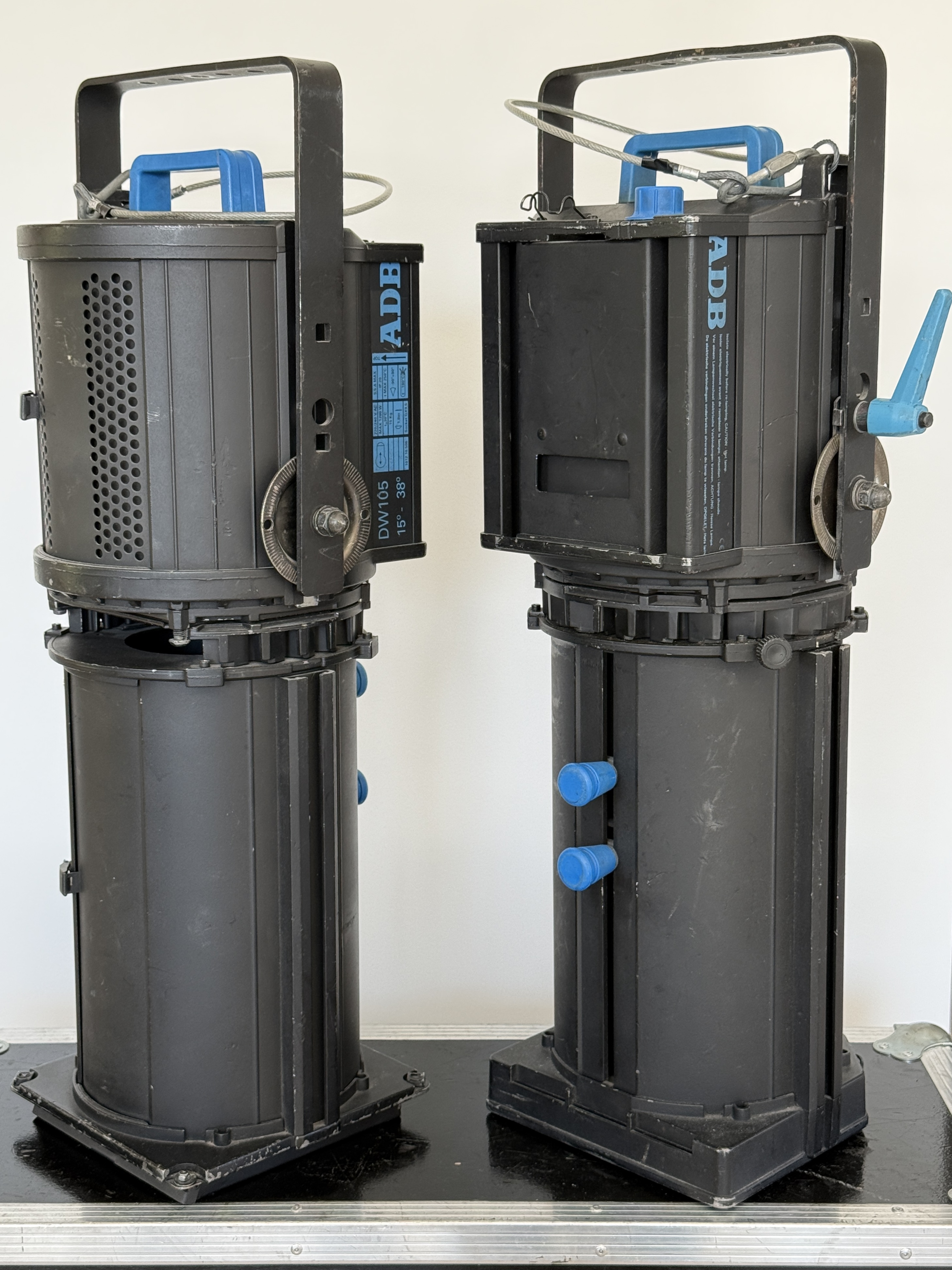 Lot de 2 découpes 1kW ADB DW105