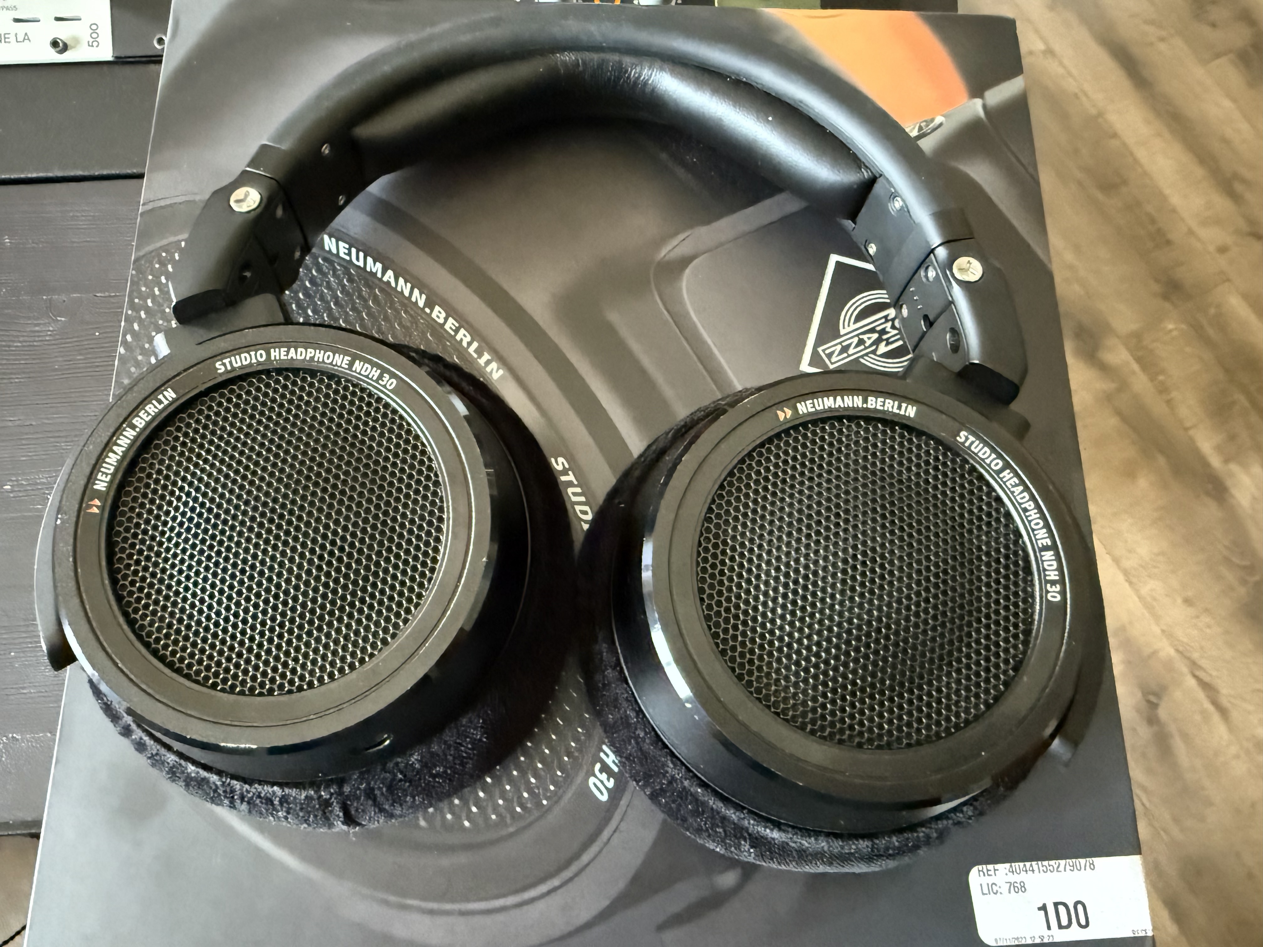 Vends Casque Neumann NDH 30 avec cables supplémentaires et logiciel RIME