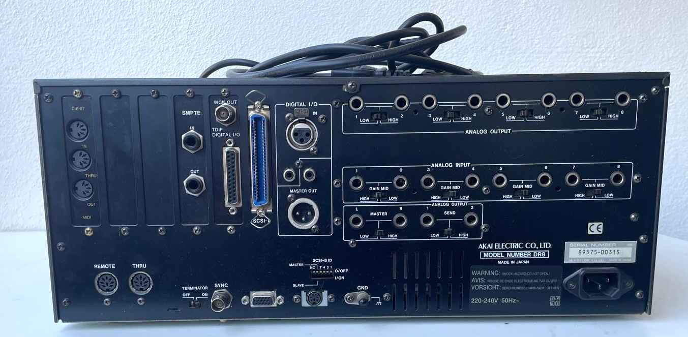 AKAI DR8 2