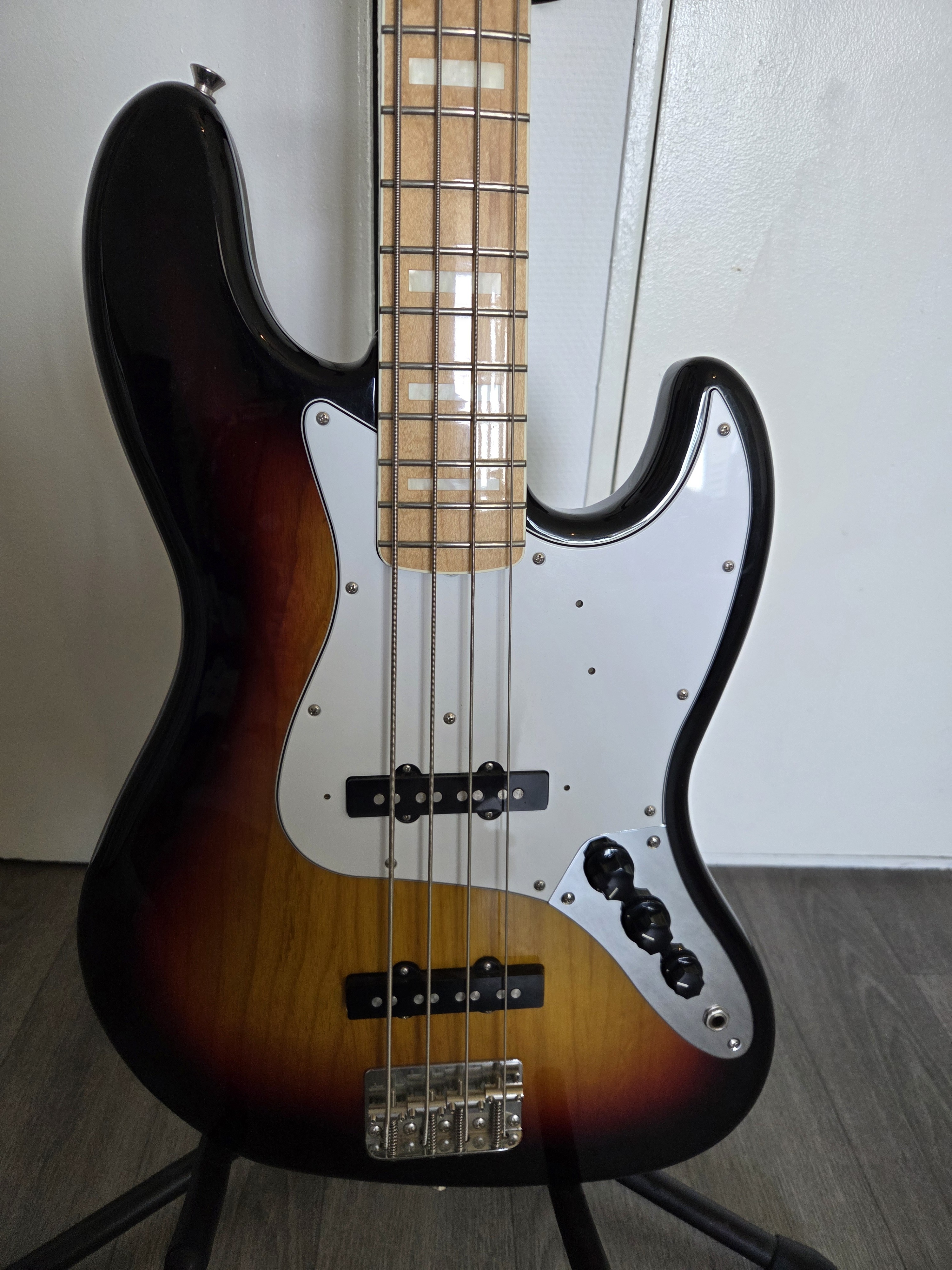 Fender jazz bass japan 