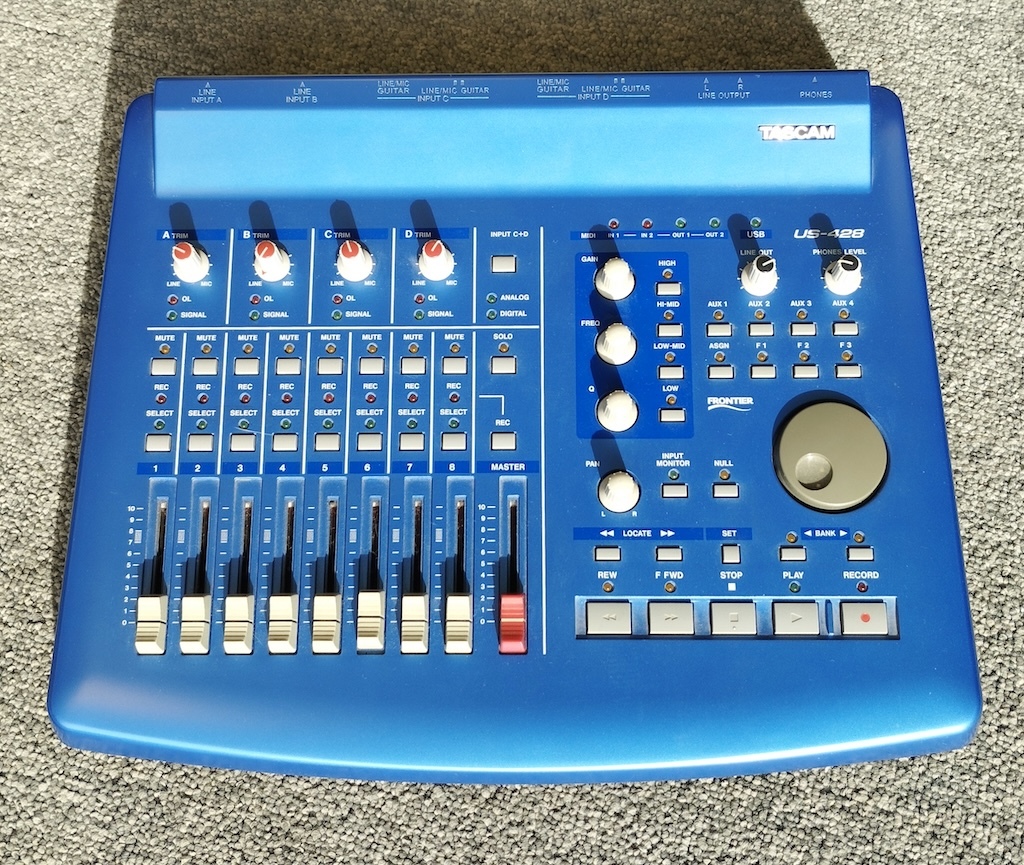 Tascam US 428