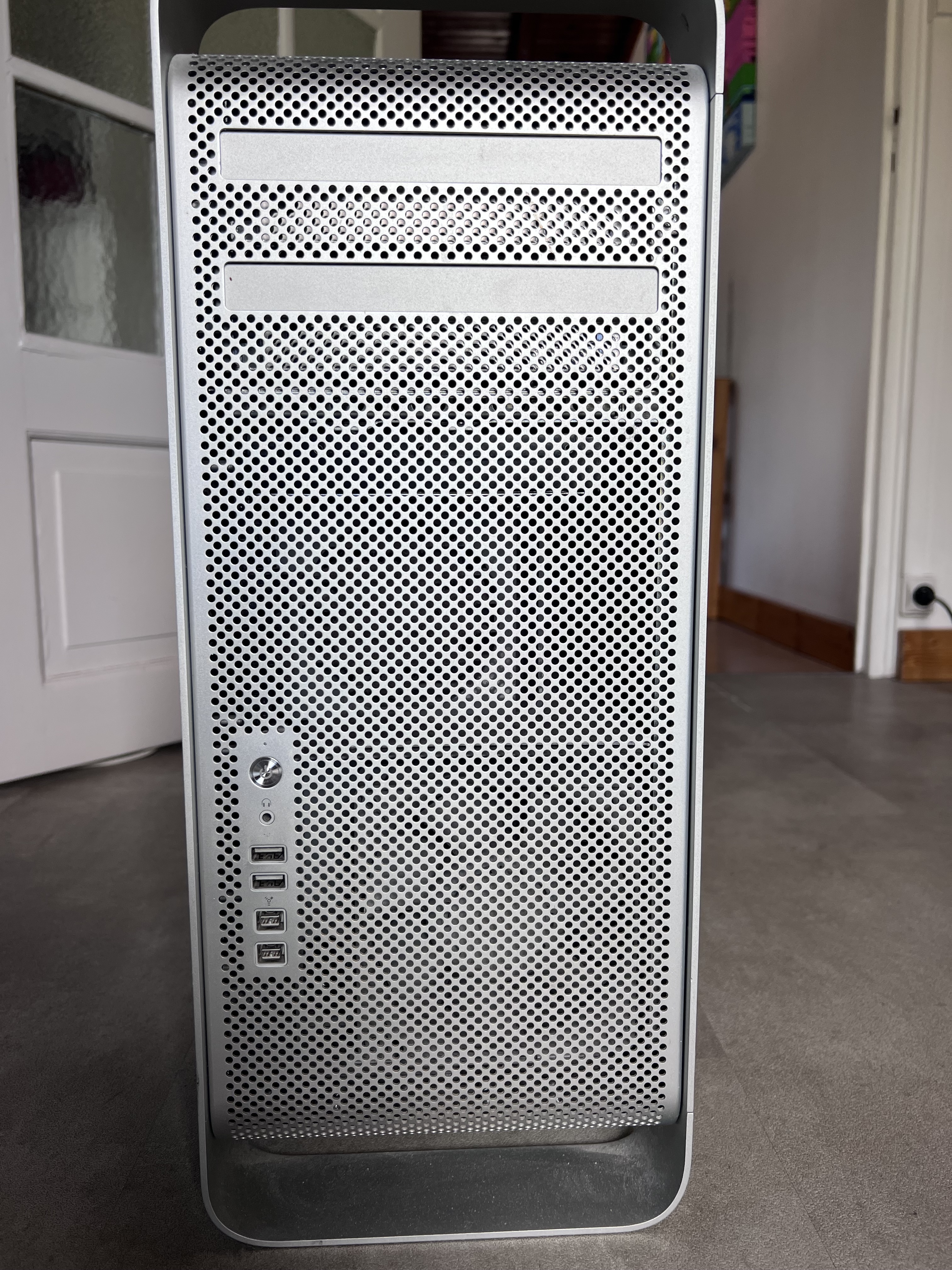 Mac Pro (Mid 2012) 2xXeon 8 coeurs-16 Go Ram