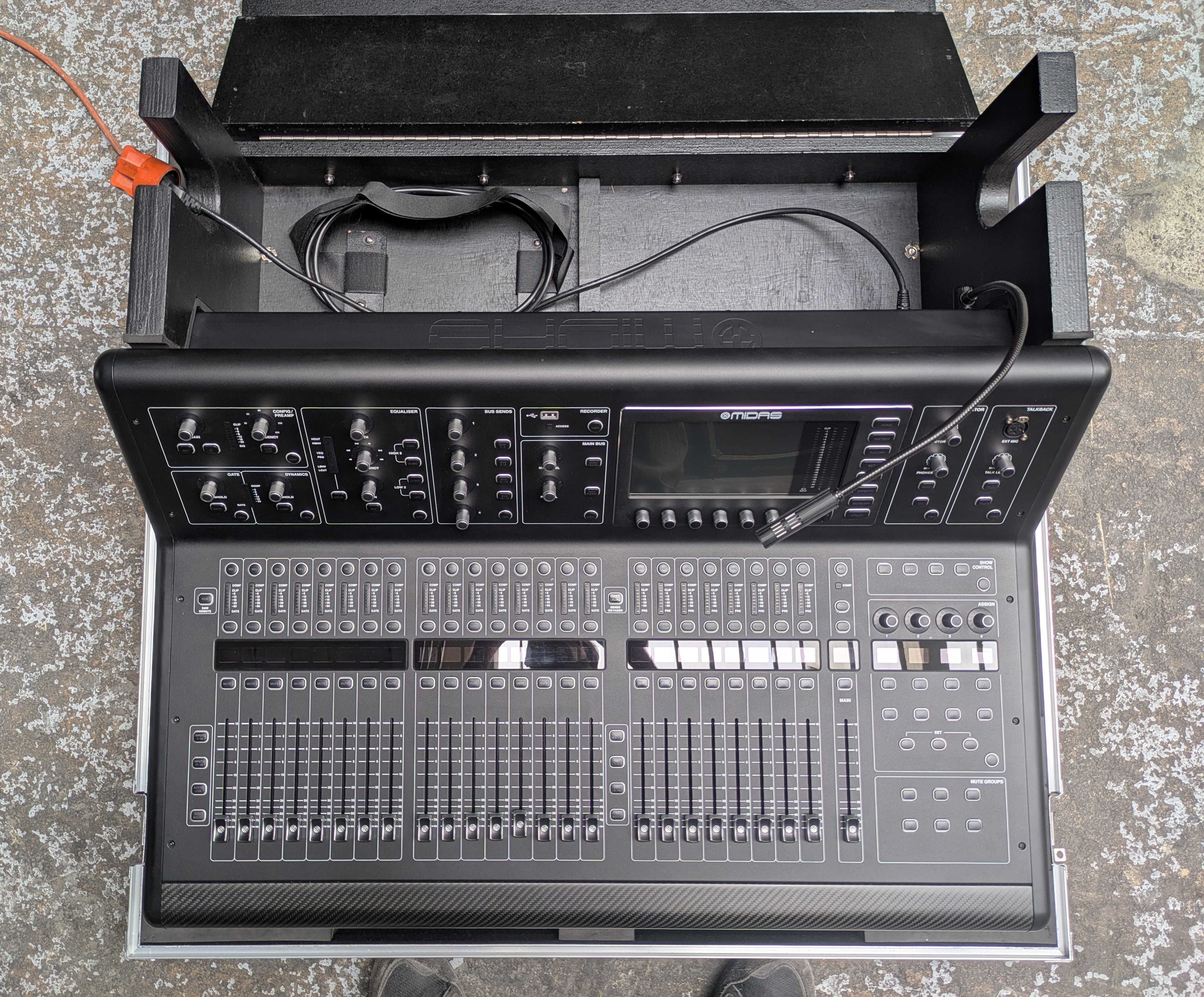 Midas M32 Live en flycase à céder