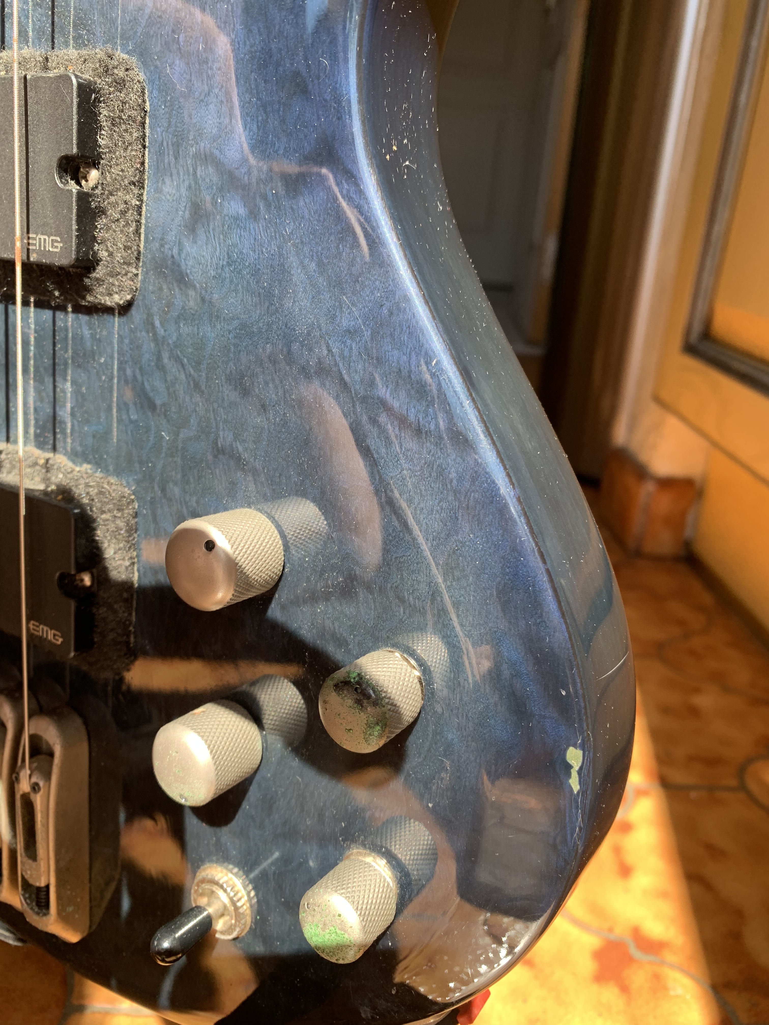Ibanez 5 cordes micro EMG