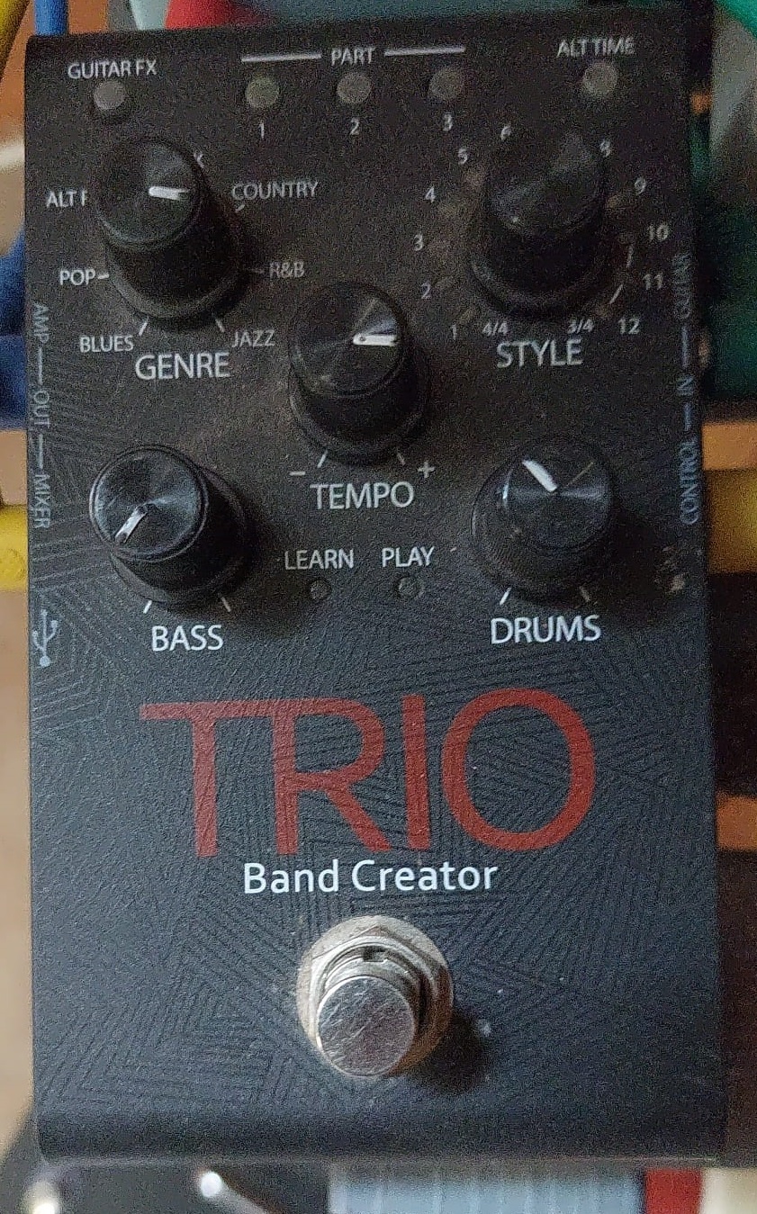 Vends Digitech Trio + switch FS3X