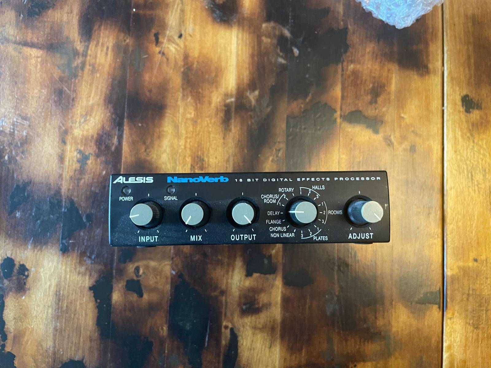 Vends multieffet stereo Alesis Nanoverb
