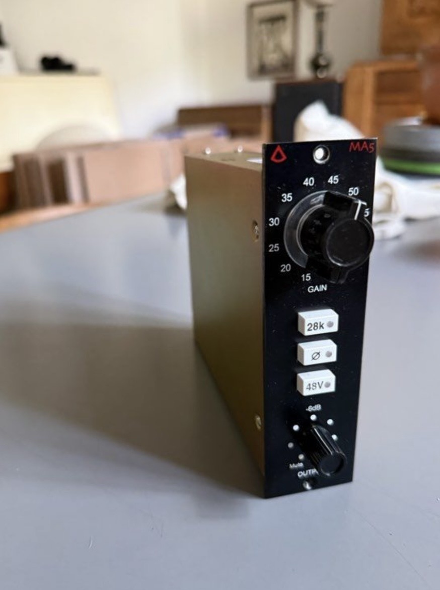 Vends Avedis MA5 en parfait état .