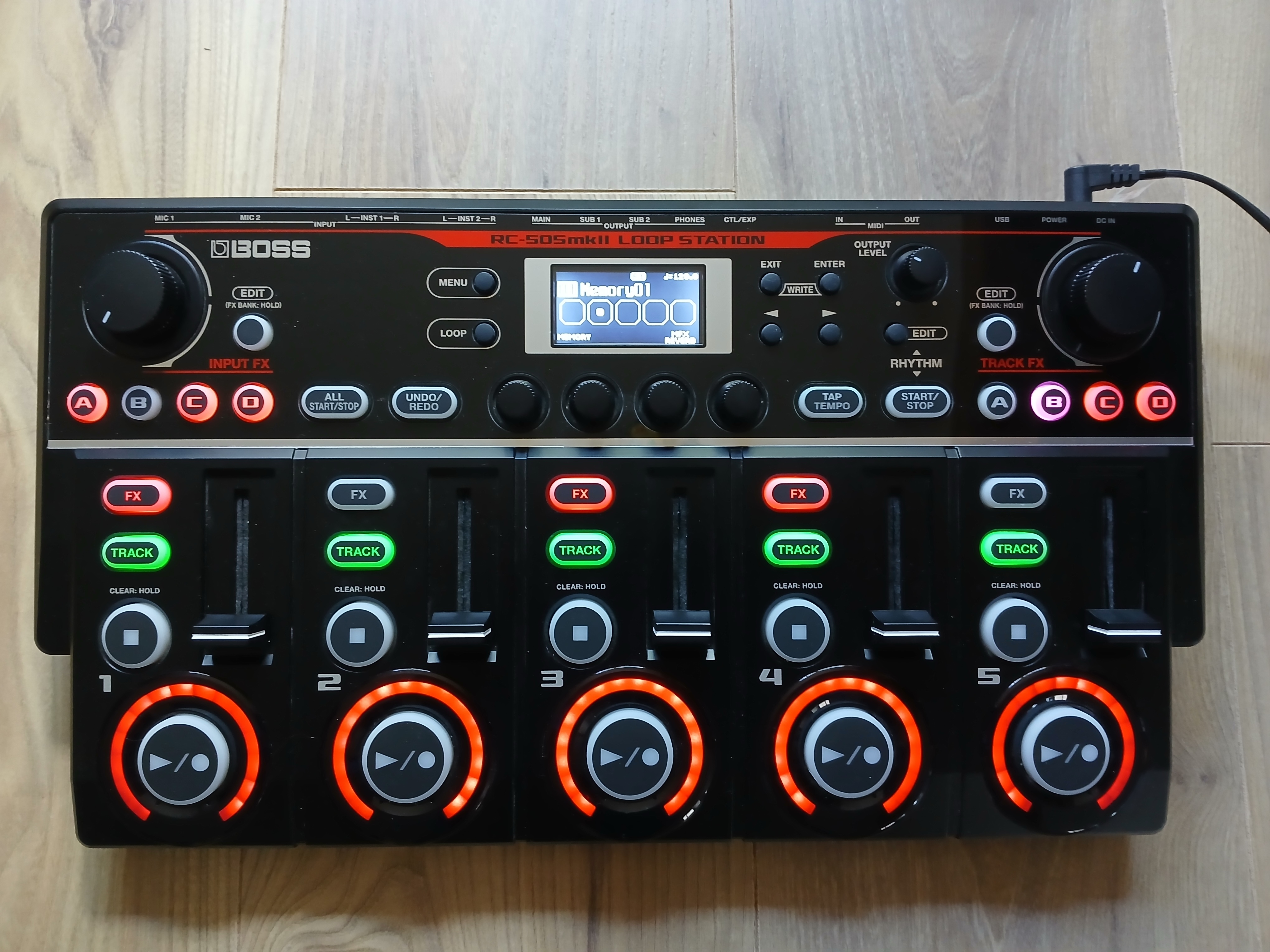 Vends Boss RC-505 MK2 en parfait état