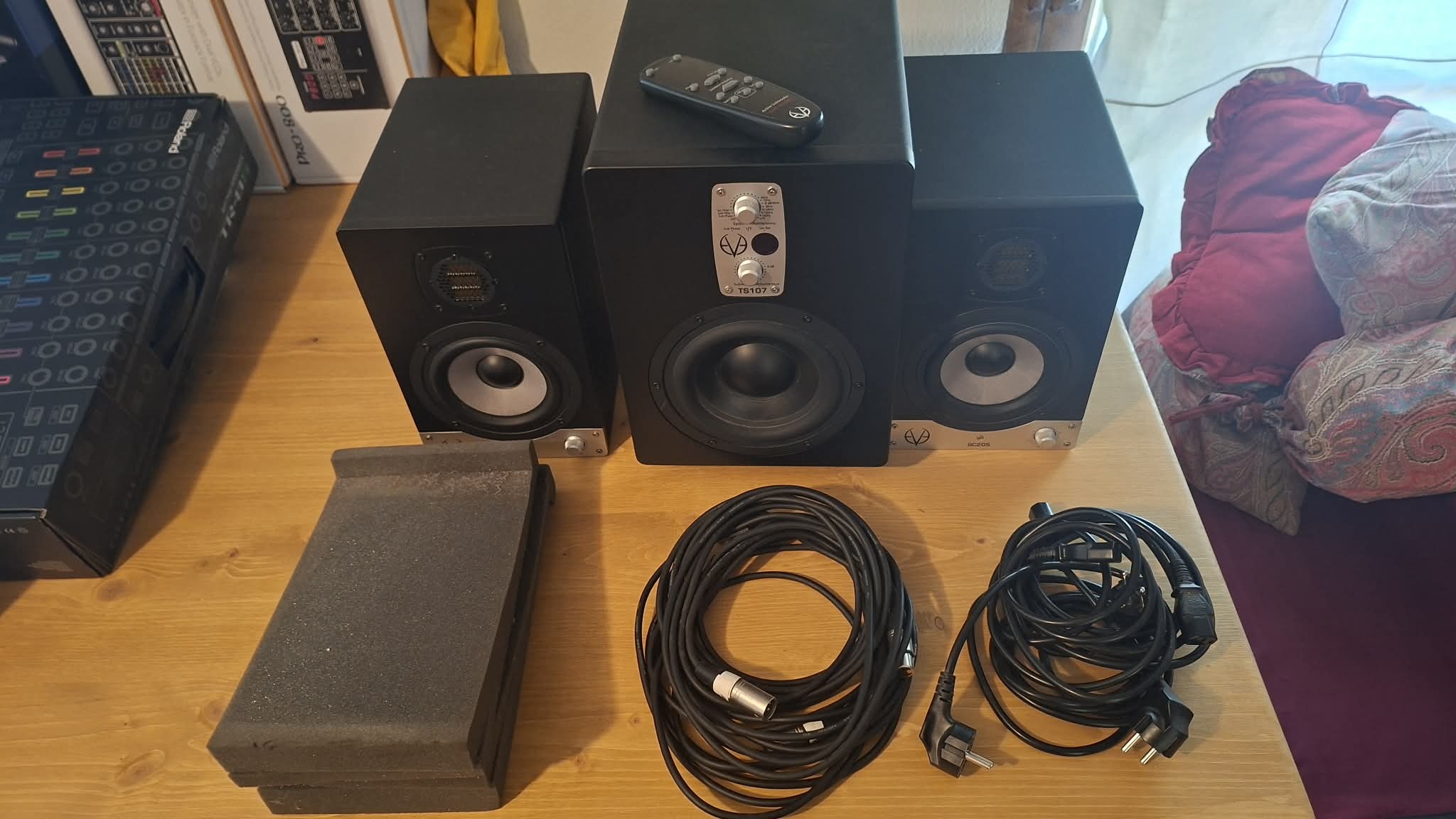 Bundle Eve Audio sc205 + Sub + accessoires