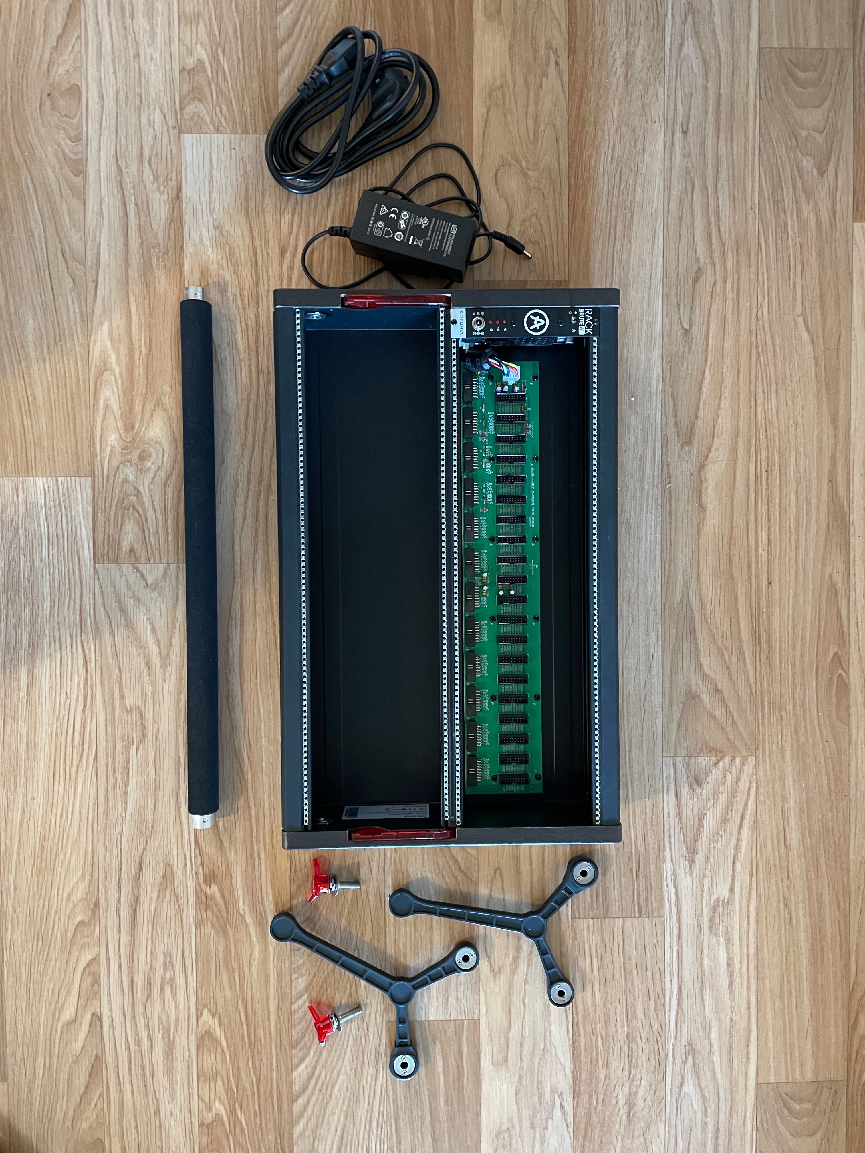 Vends Arturia RackBrute 6U - Parfait état