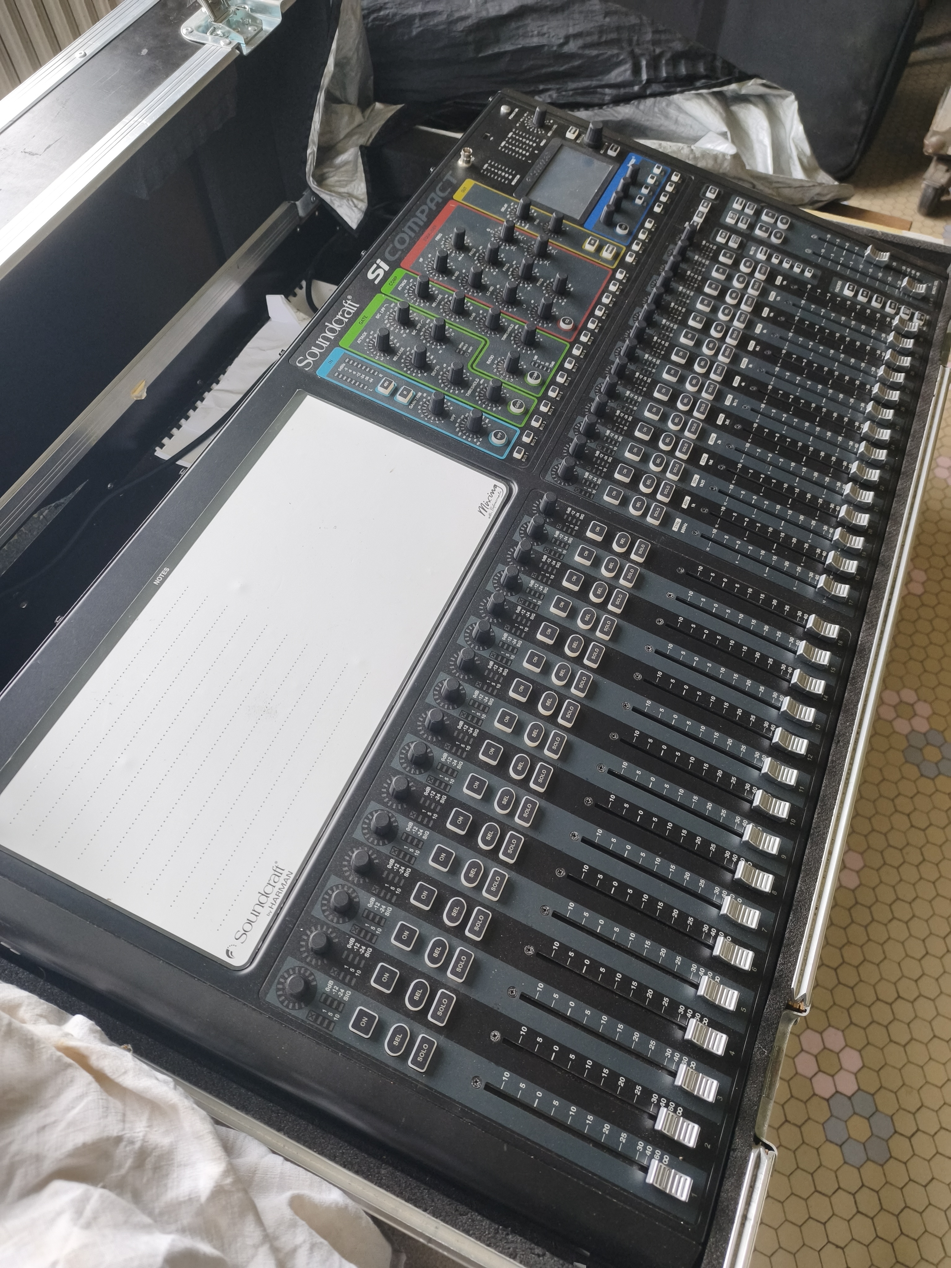 Soundcraft si compact 32