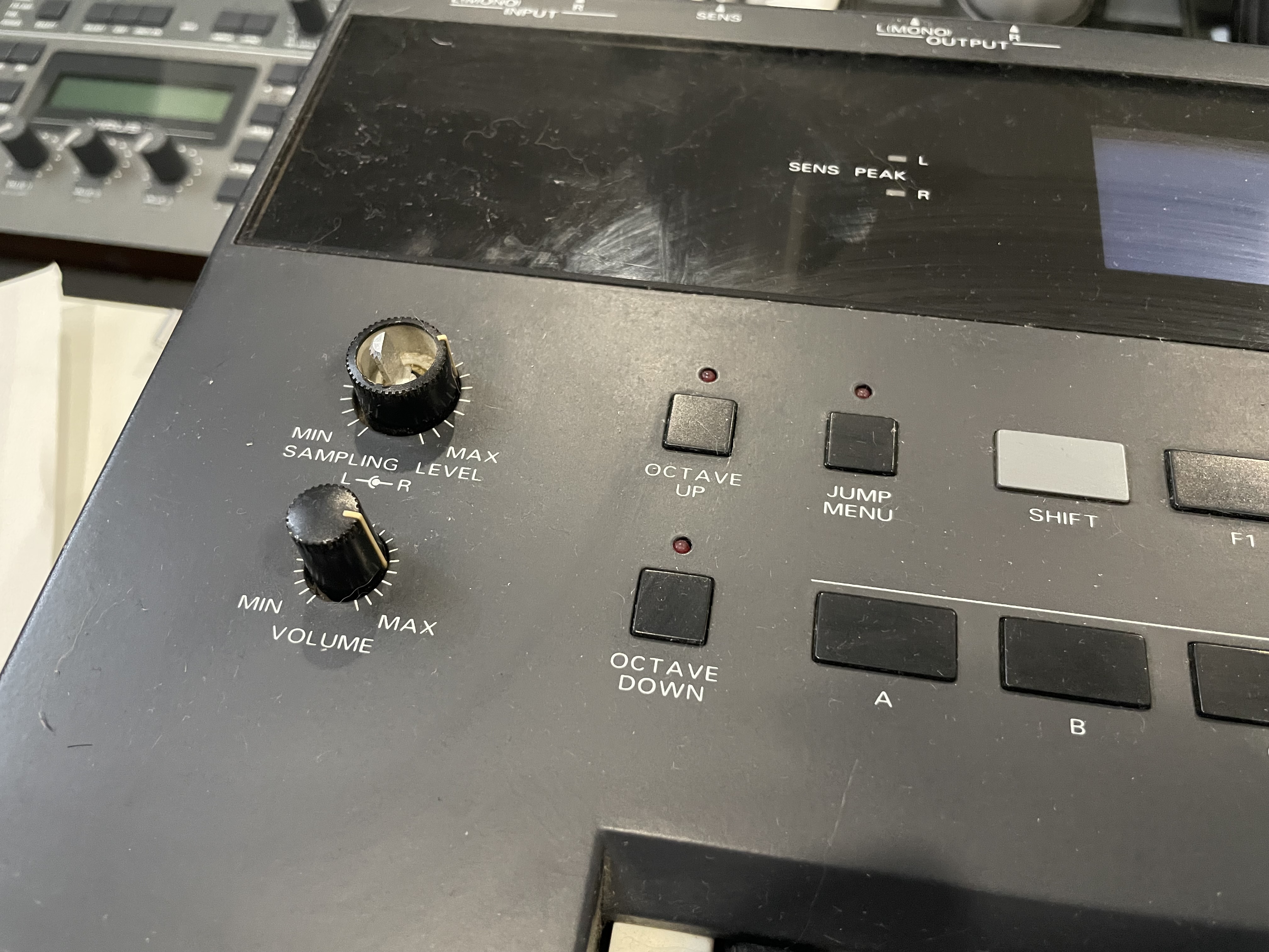 Roland DJ-70 (17448)
