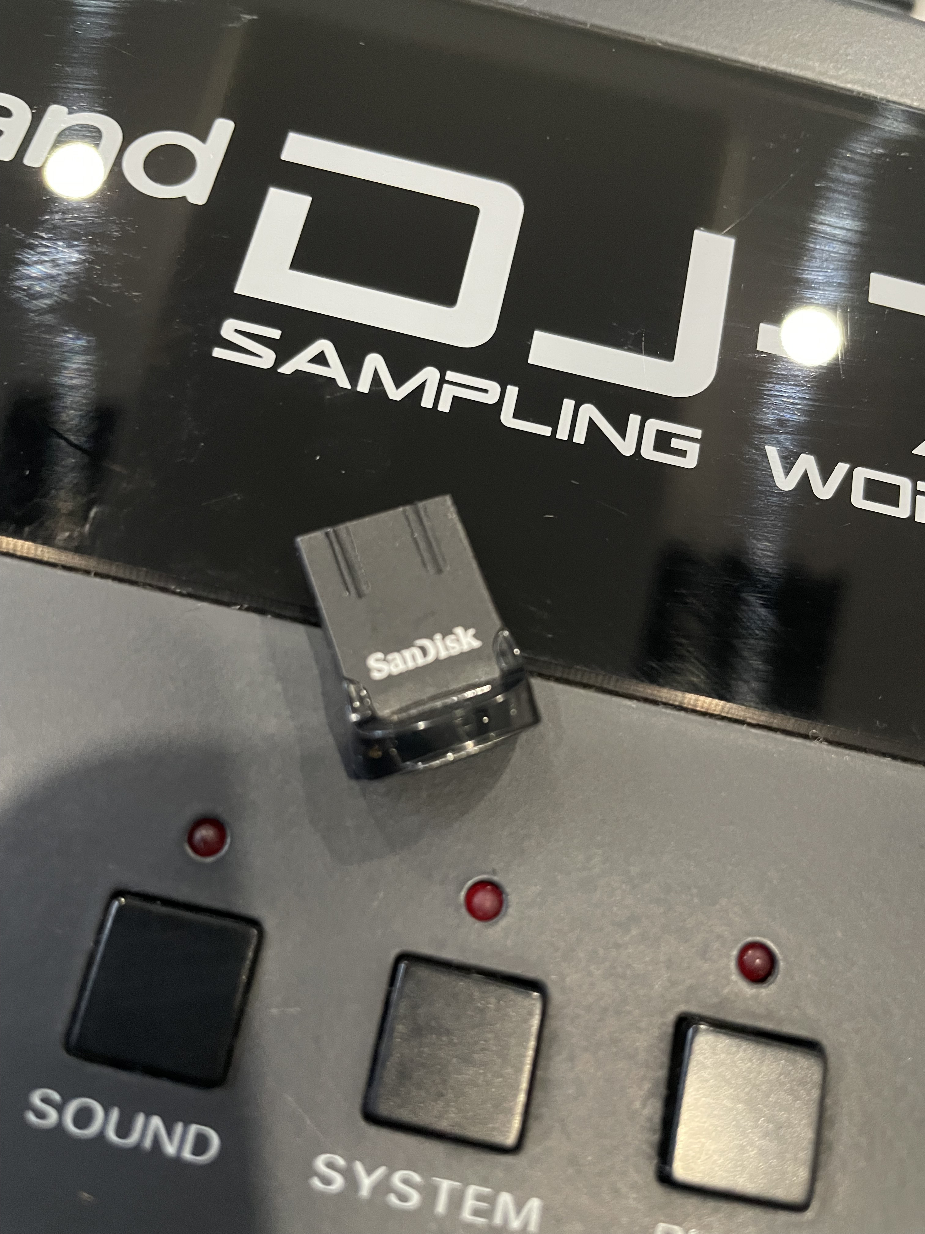 Roland DJ-70 (60613)