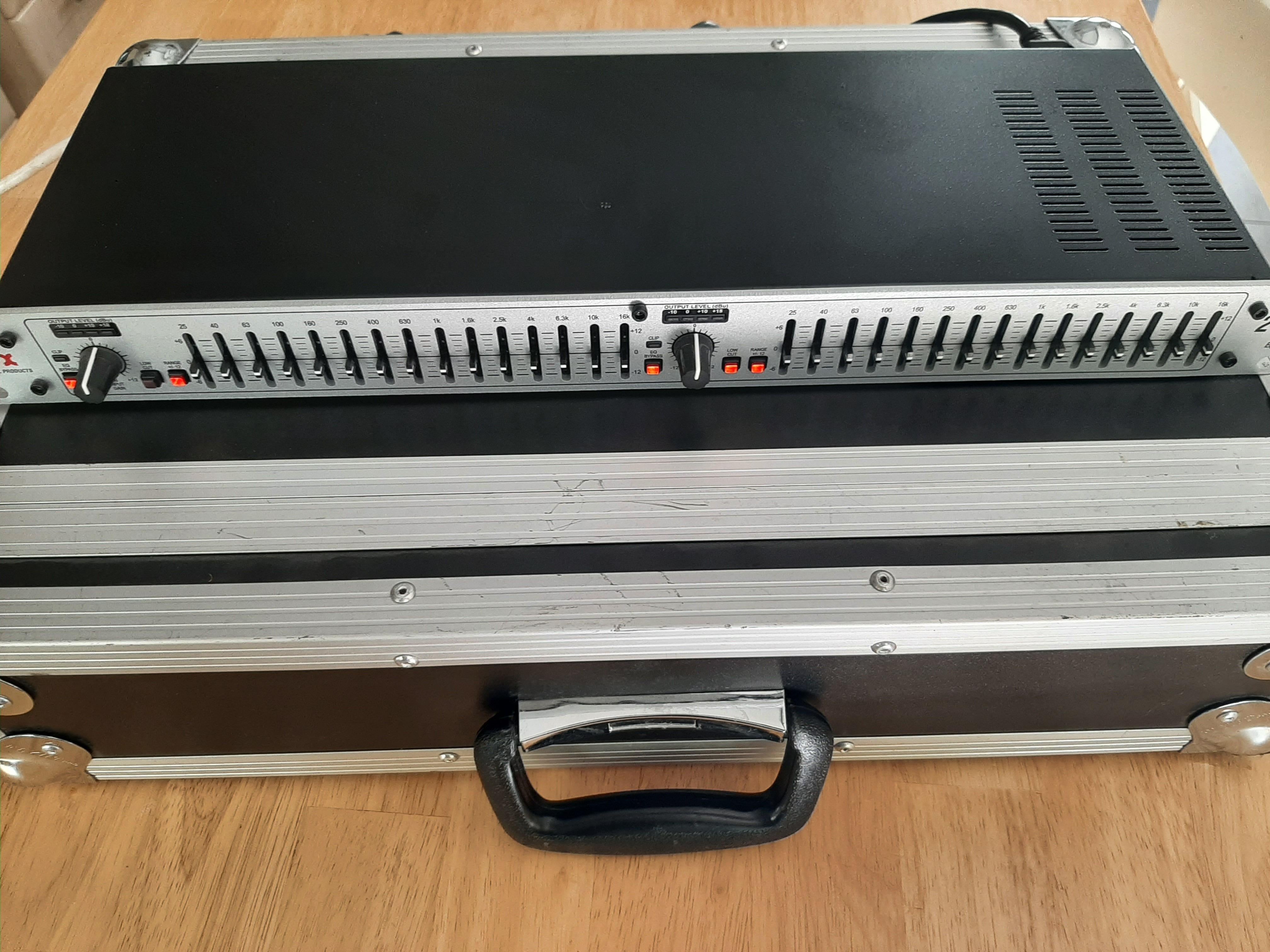 Vends Graphic Equalizer DBX 215S