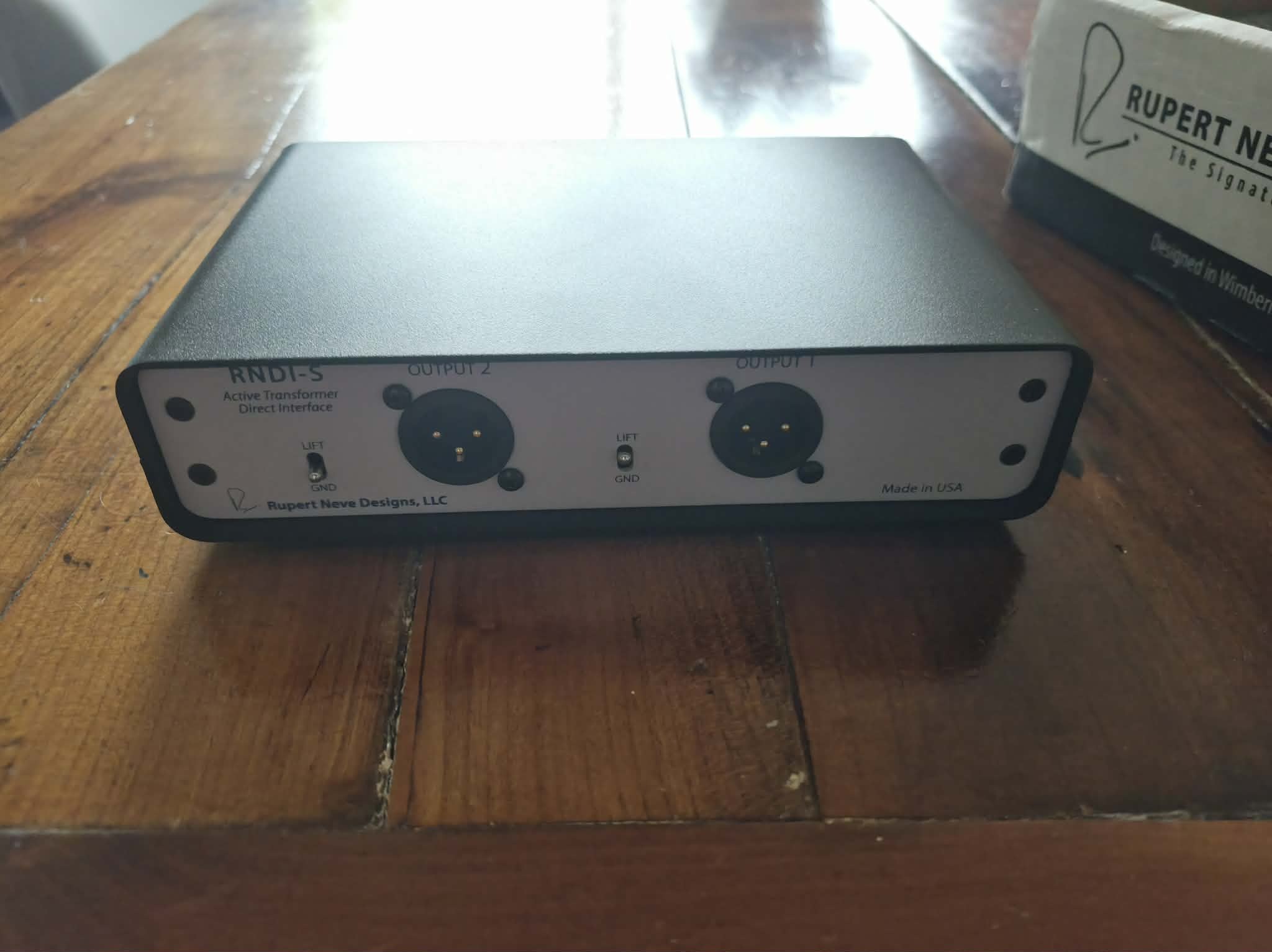 Rupert Neve Designs RNDI-S avec boite très bonne états.