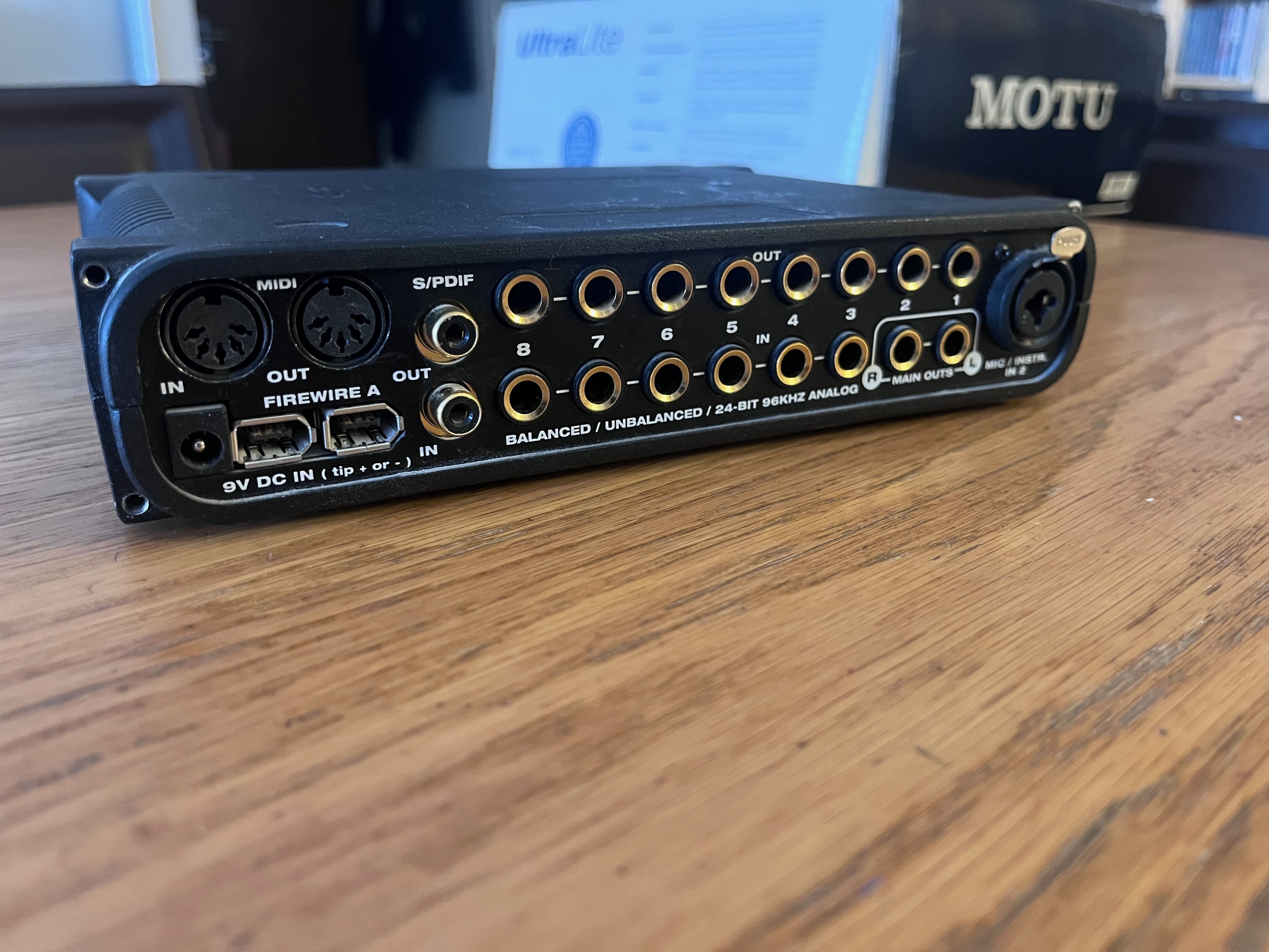 MOTU UltraLite (40379)