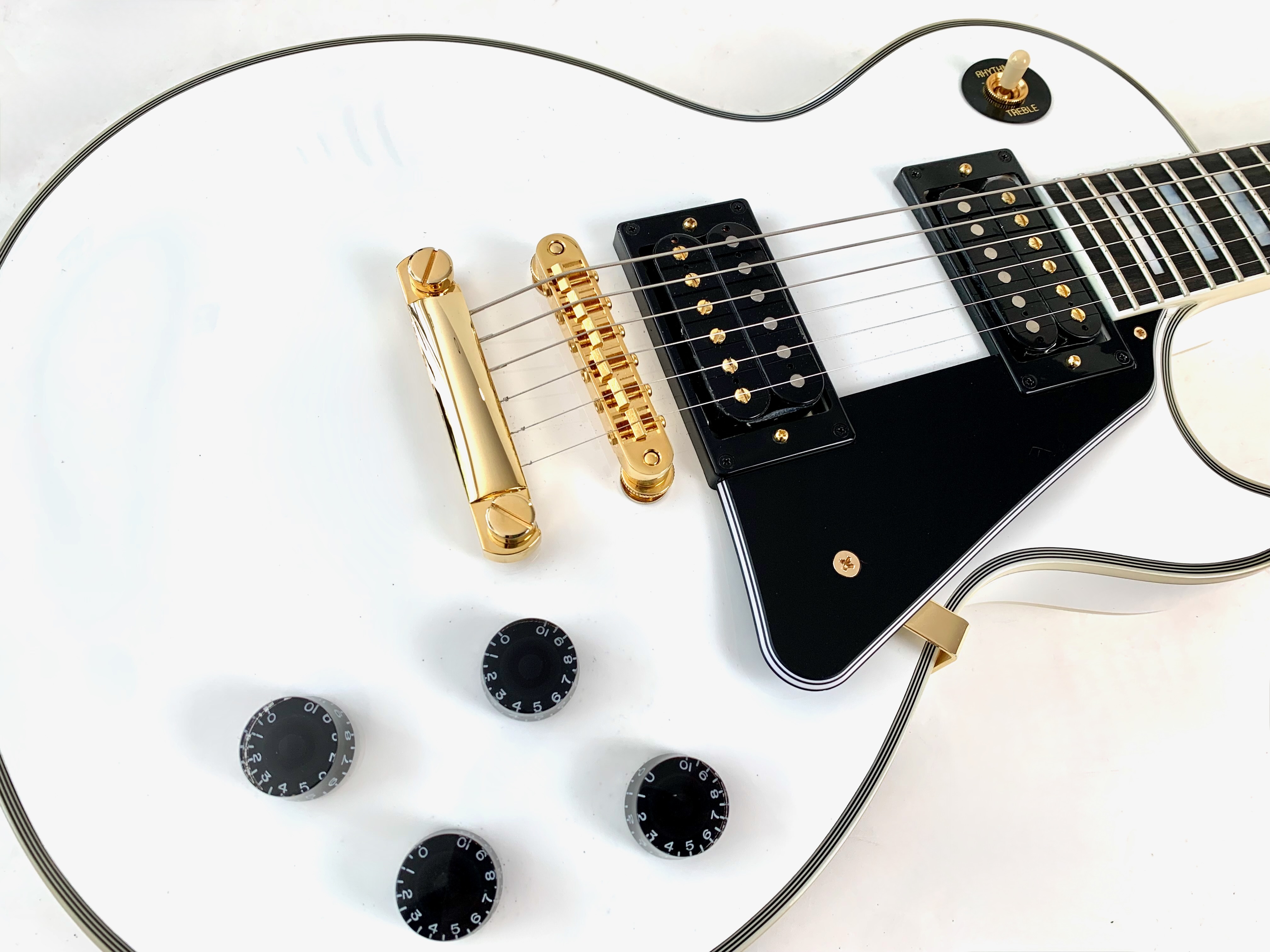 Epiphone Inspired by Gibson Custom Les Paul Custom (3504)