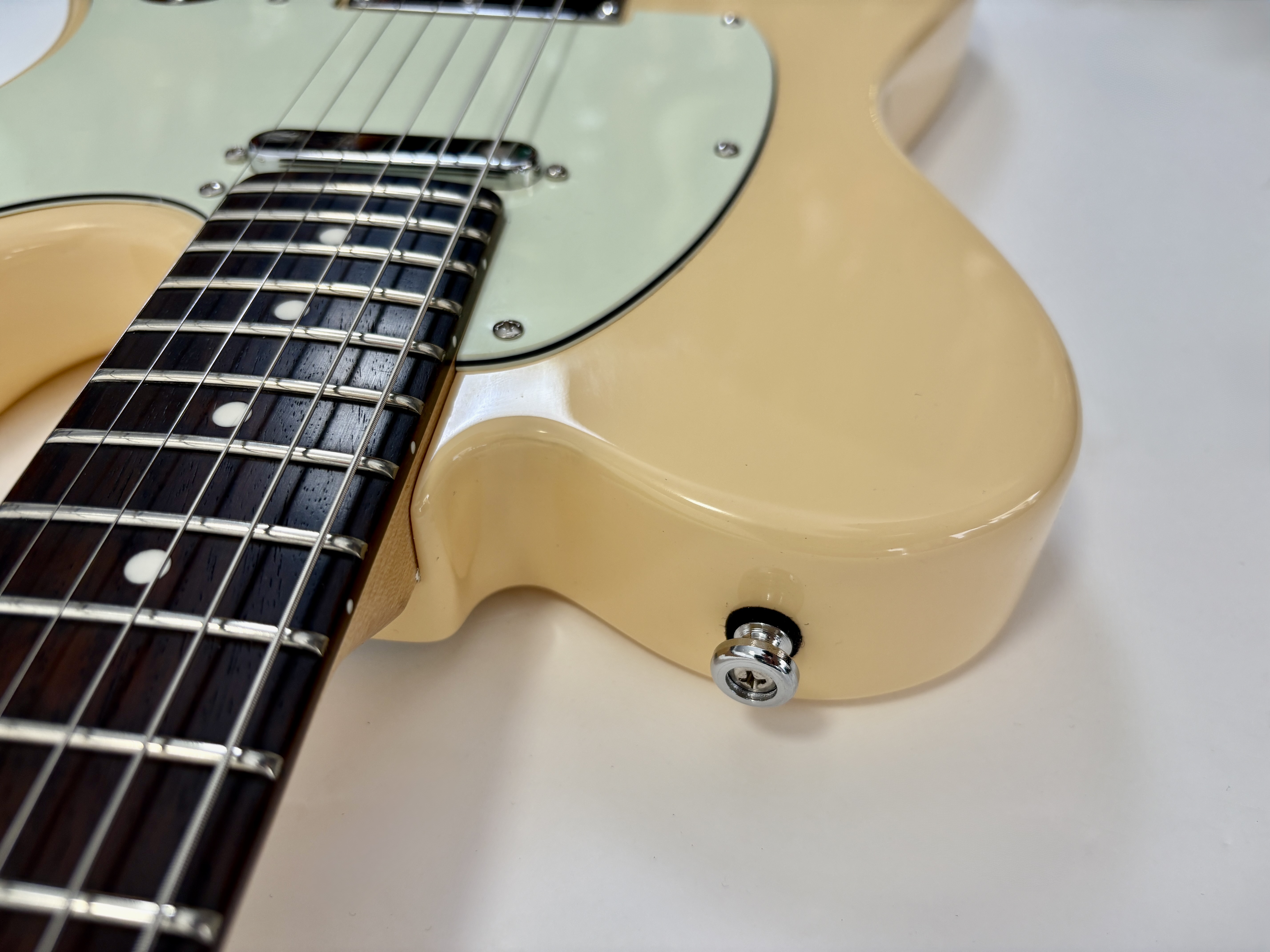 Sire Larry Carlton T3 (671)