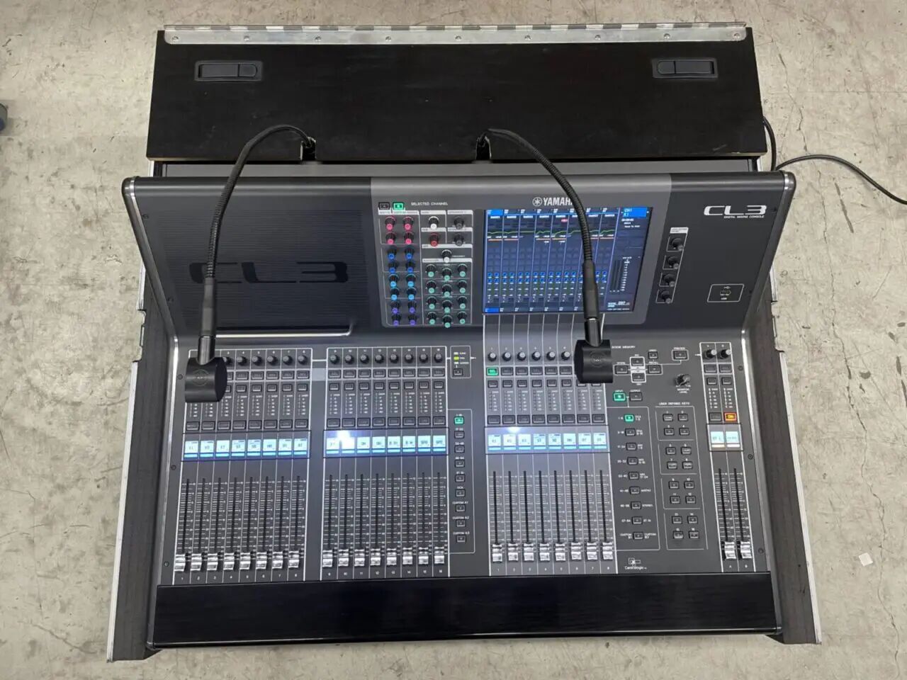 Console de mixage numérique Yamaha CL3 – Excellent état – Prête pour les tournées et la production en direct