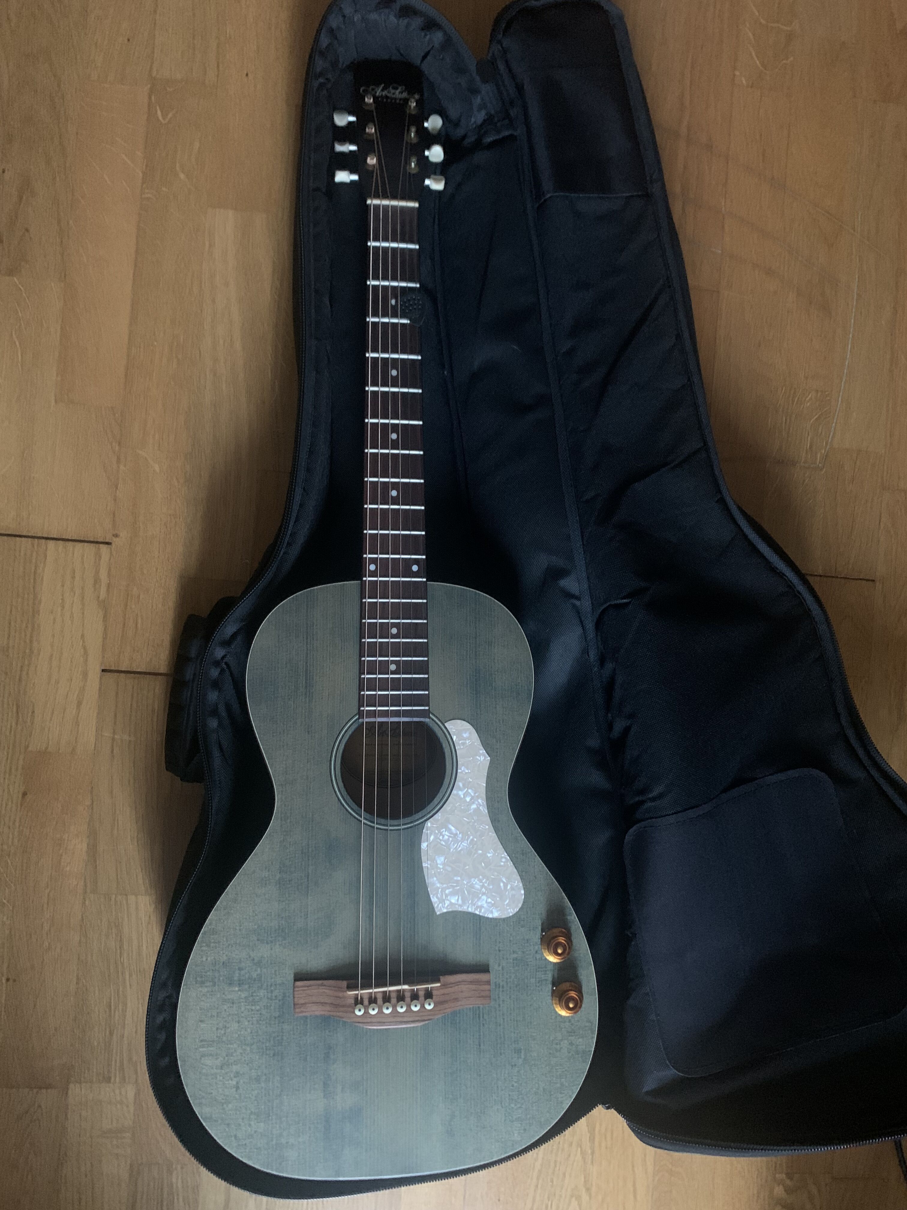 Art & Lutherie Roadhouse Denim Blue Q D  3