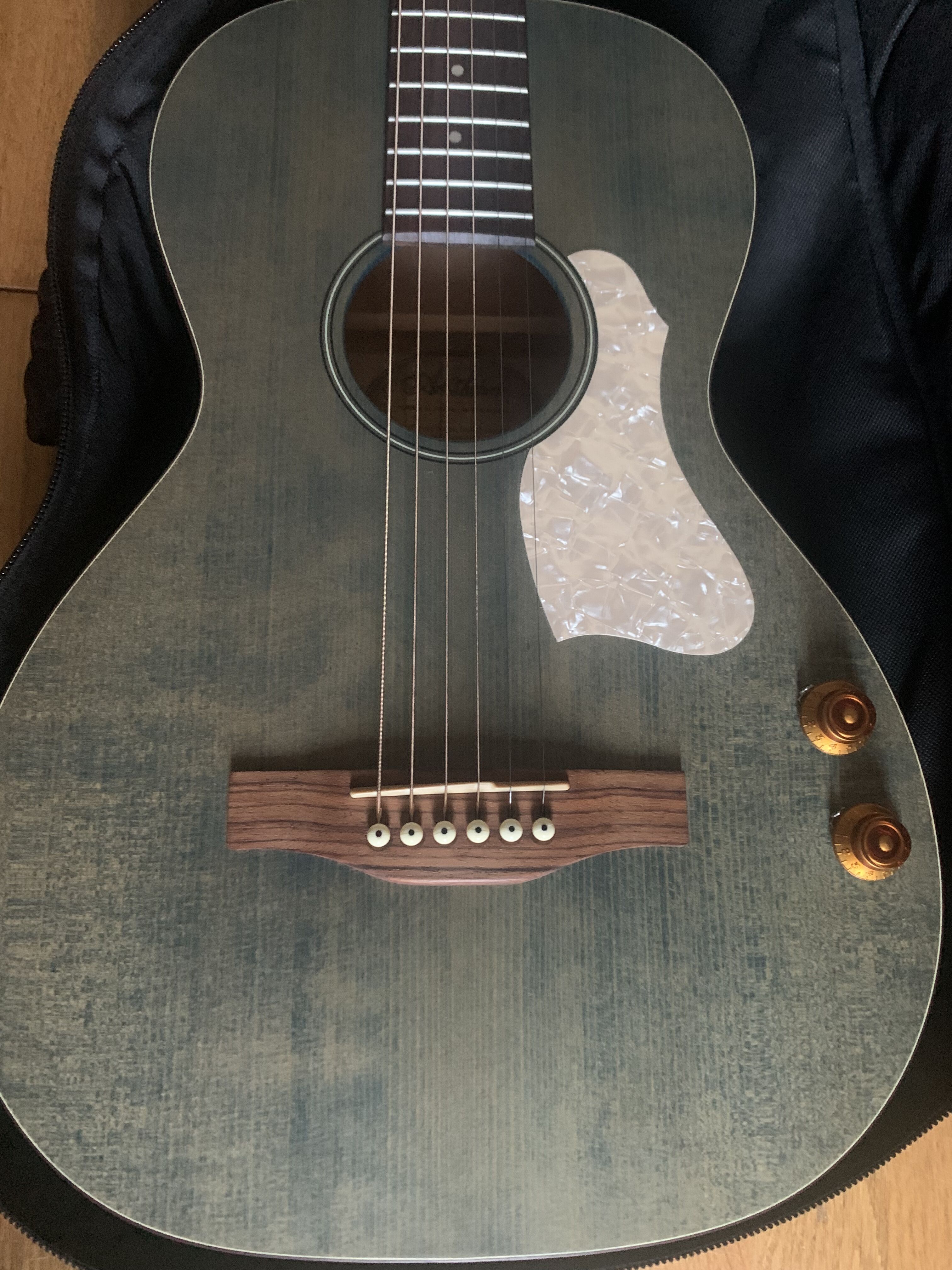 Art & Lutherie Roadhouse Denim Blue Q D