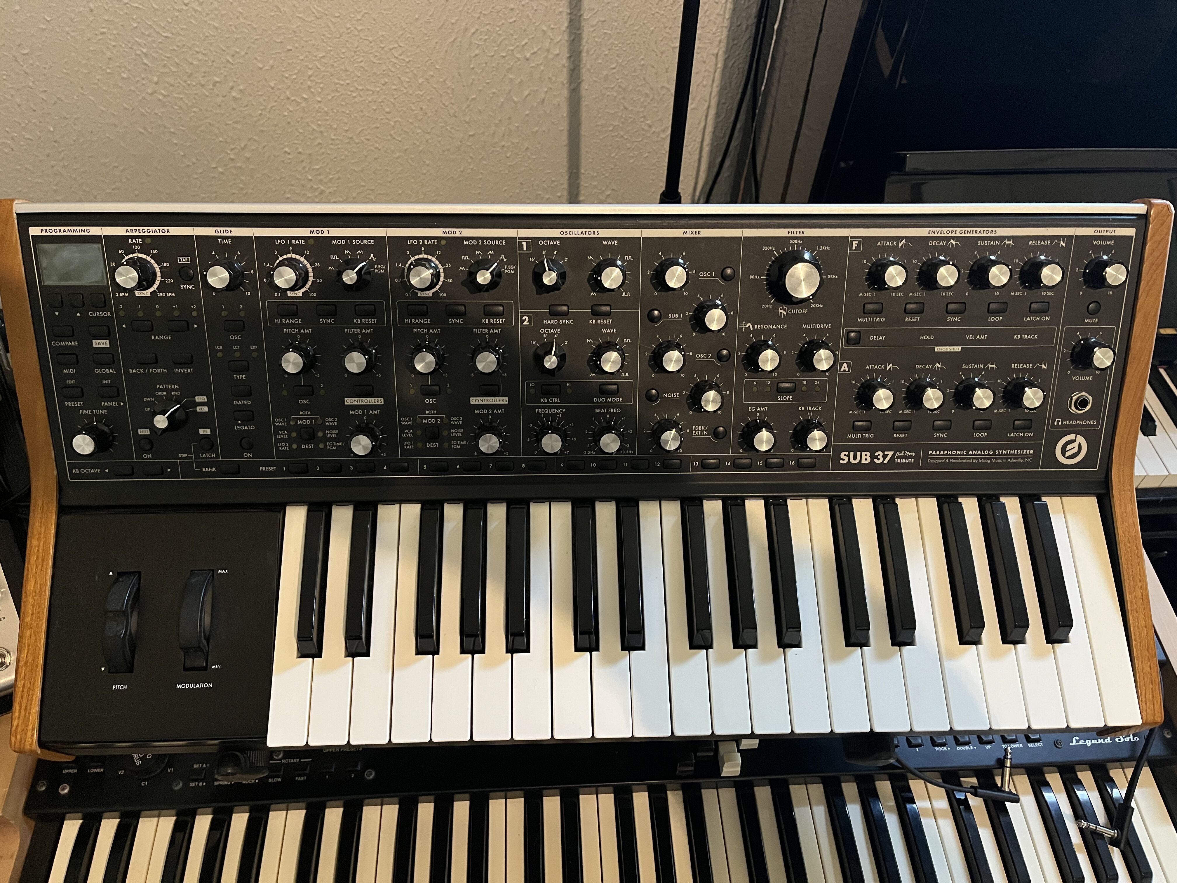 vends Moog Sub 37 + Flight Case