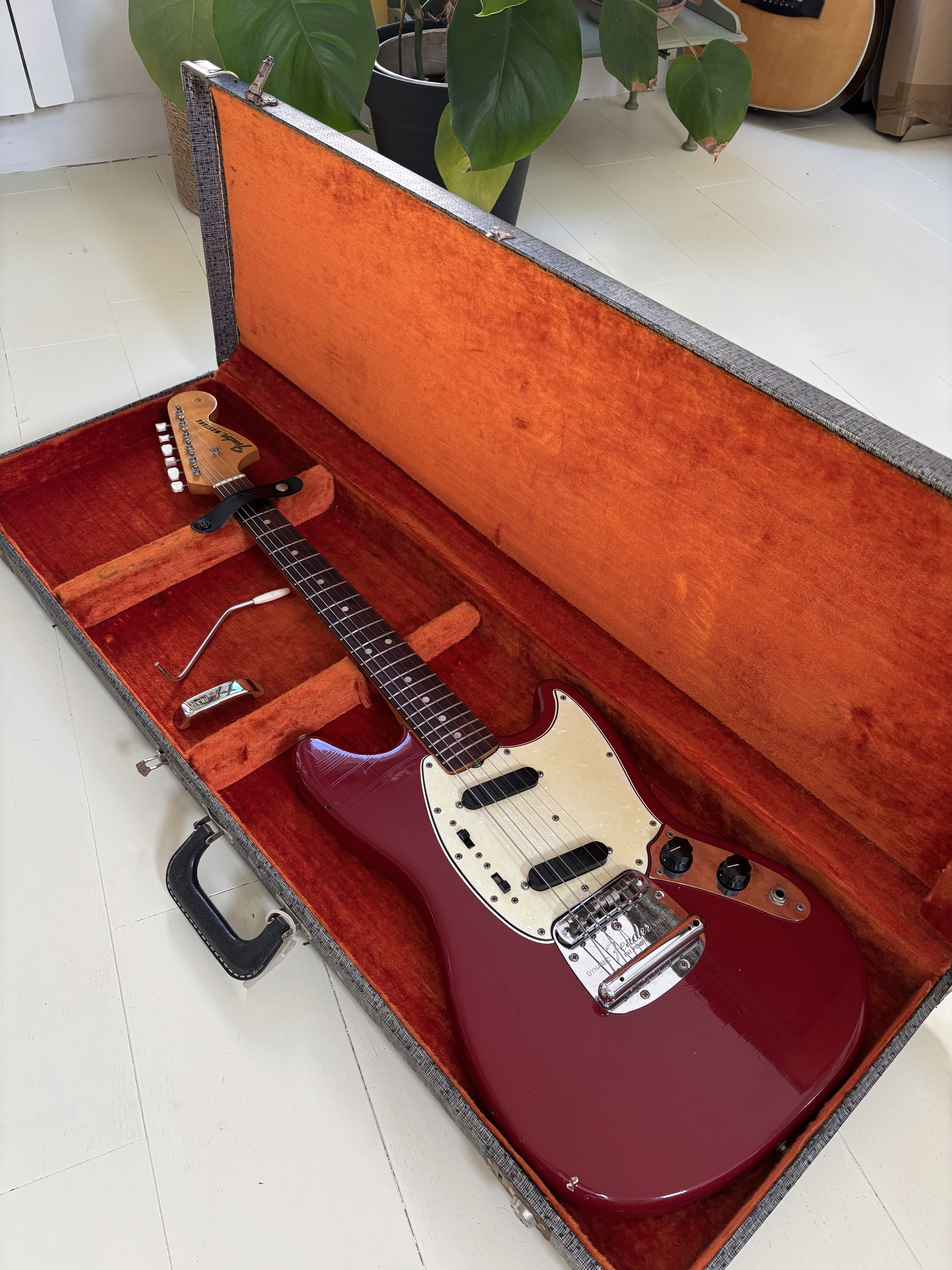 Vends Fender mustang dakota red de 1966