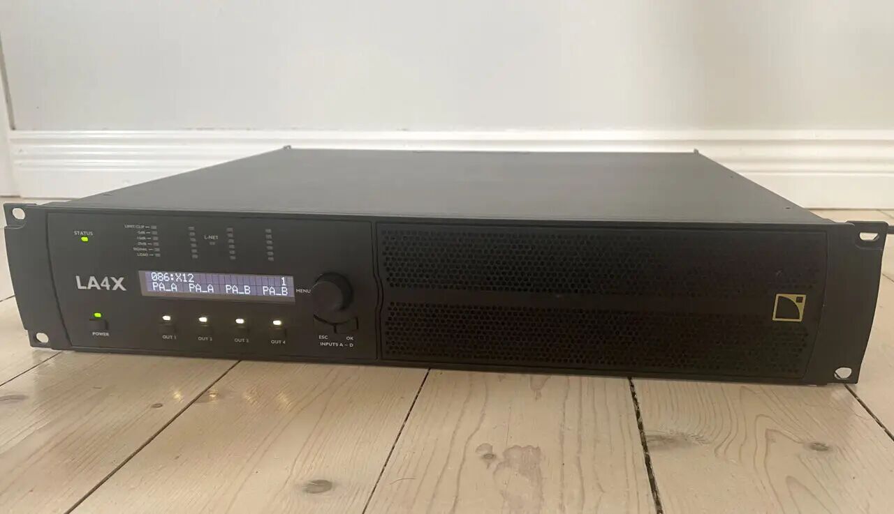 L-Acoustics LA4X — Contrôleur amplifié