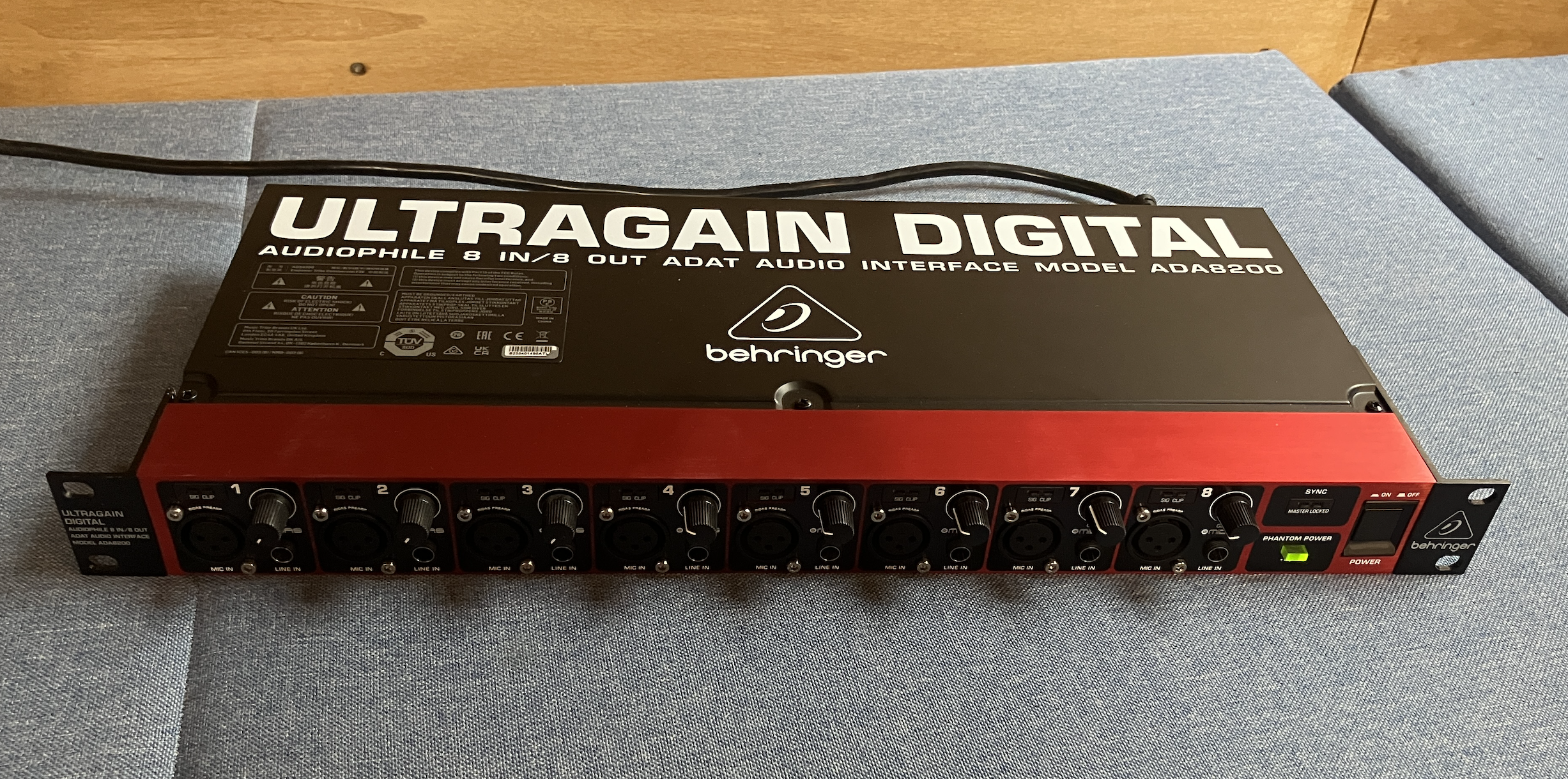 Behringer Ultragain Digital ADA8200 (87004)