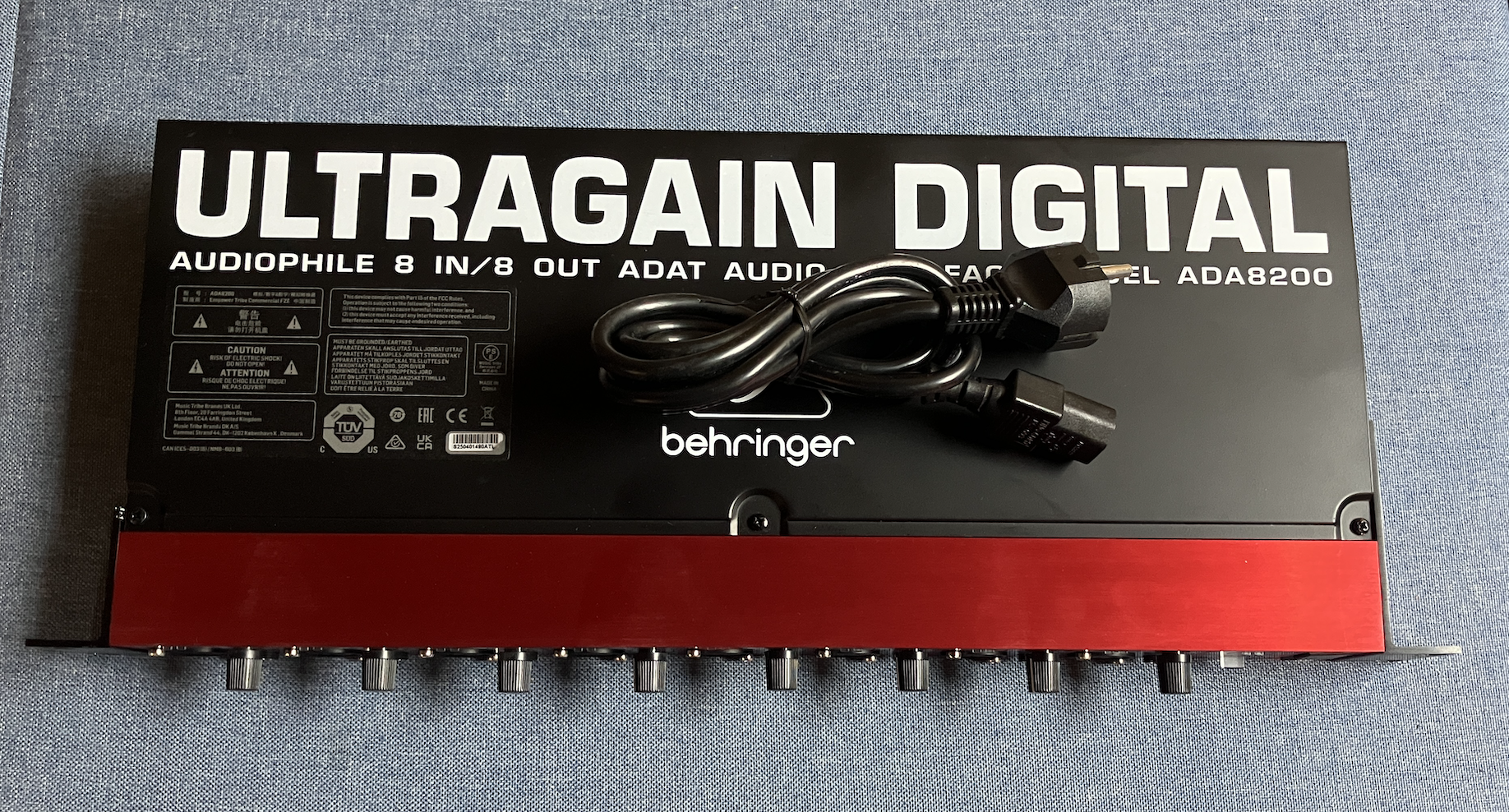Behringer Ultragain Digital ADA8200 (73252)