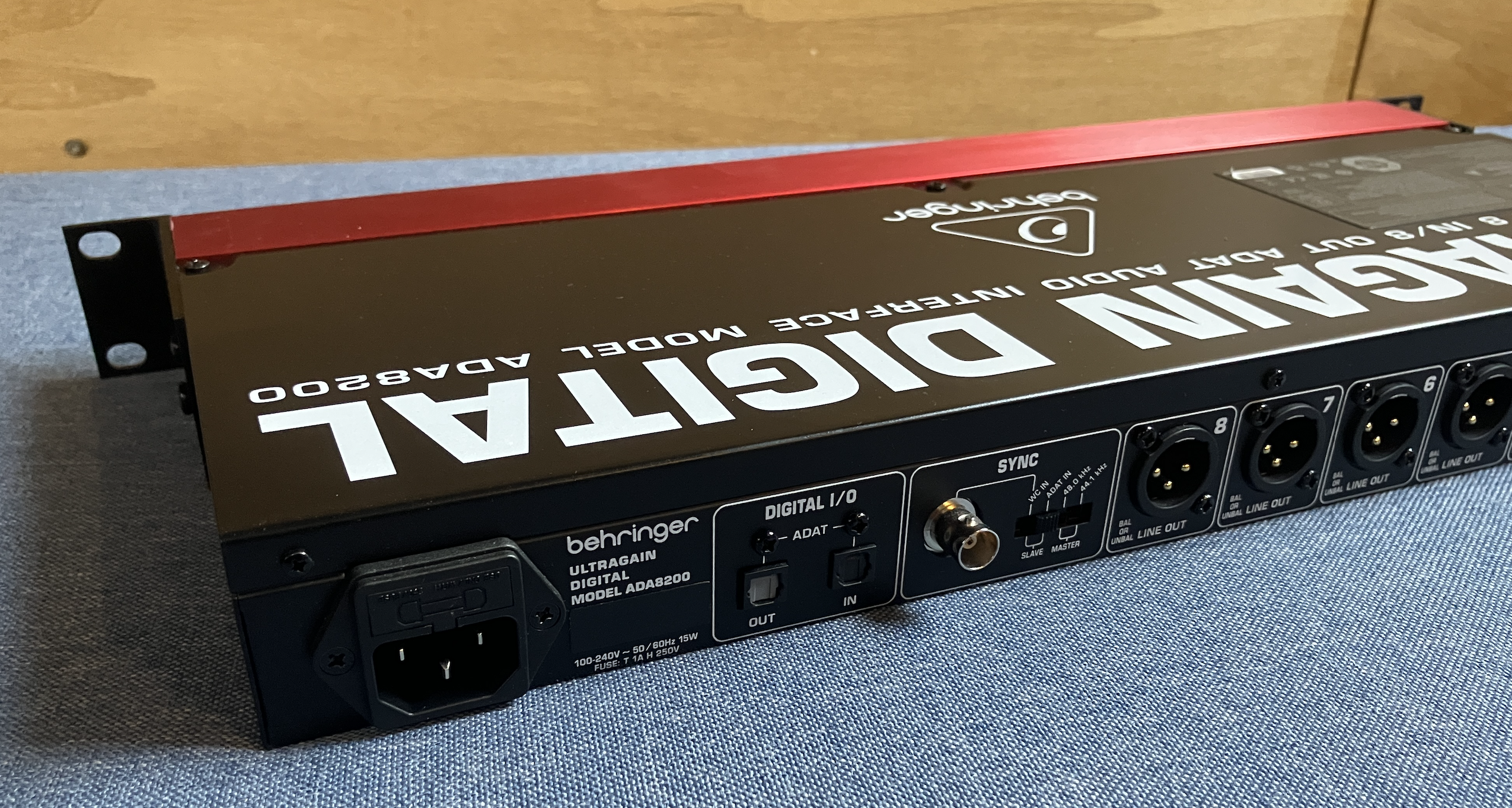 Behringer Ultragain Digital ADA8200 (41654)