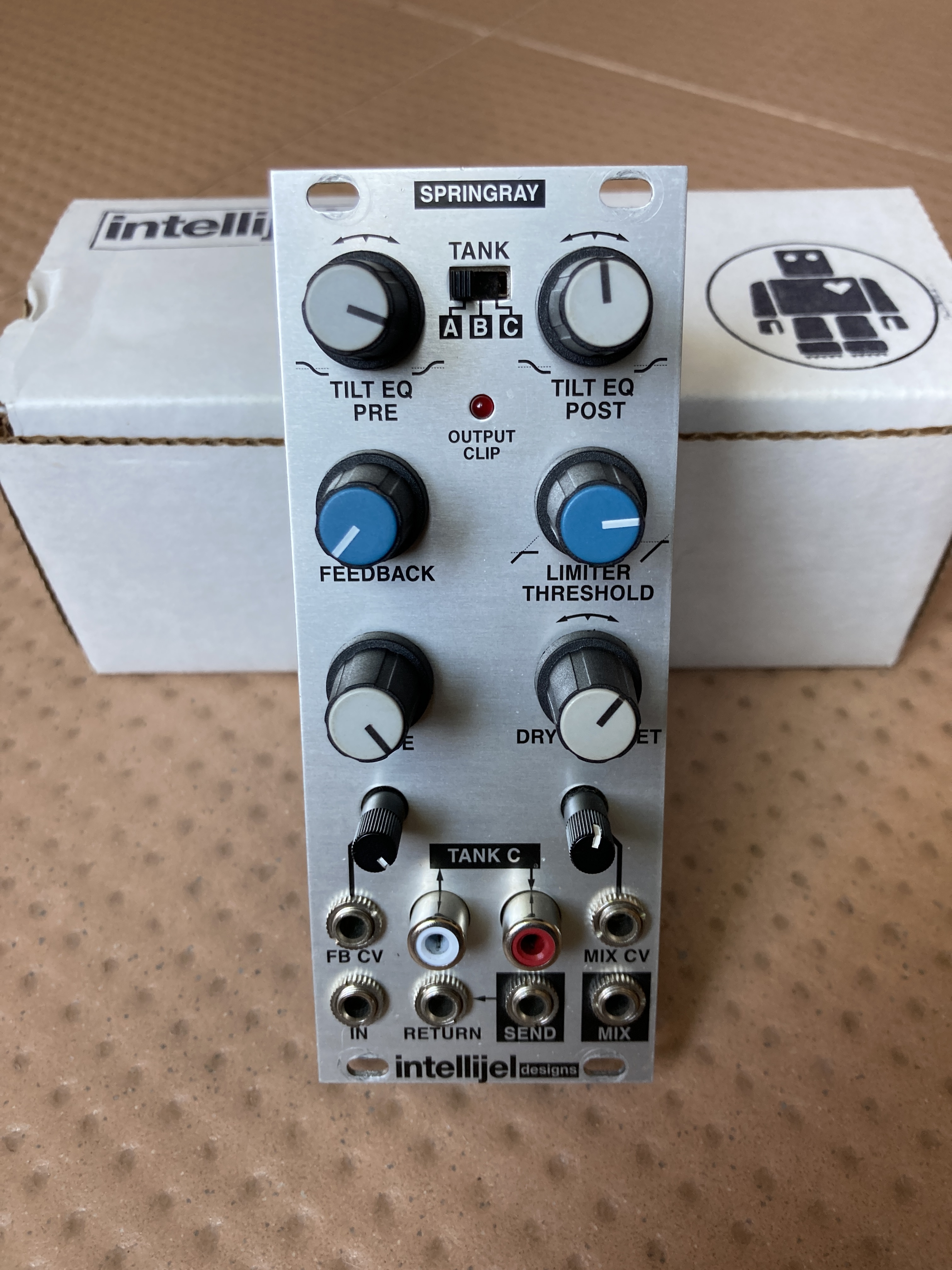 Vends Intellijel Springray + 2 tanks