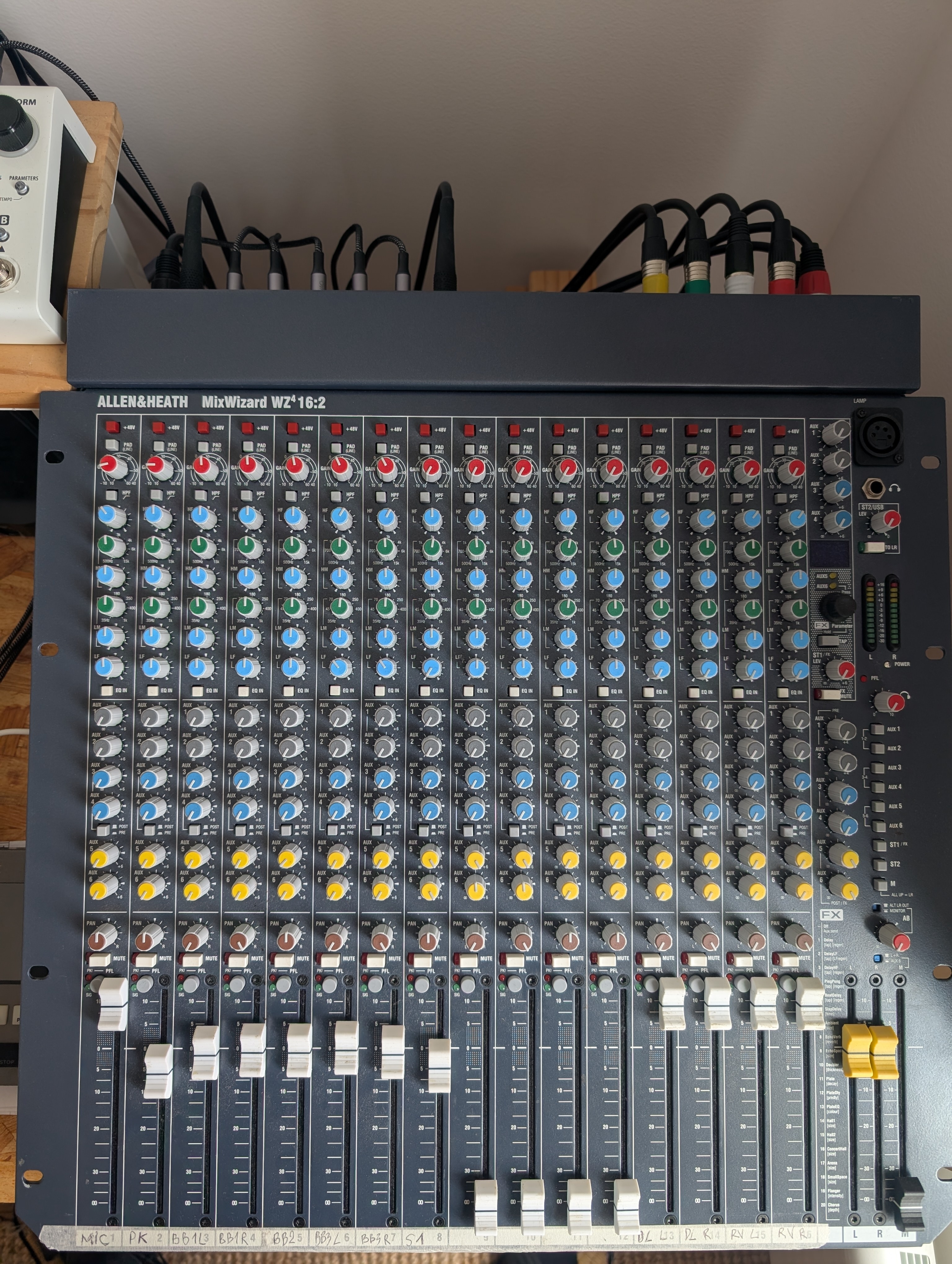 Vends Allen&Heath MixWizard WZ4 16:2